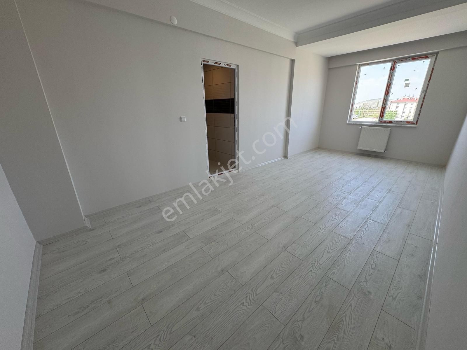 Cadde Üstü Kapalı Otoparklı Ultra Lüks Satılık Sıfır 4+1 Daire - Görsel 3