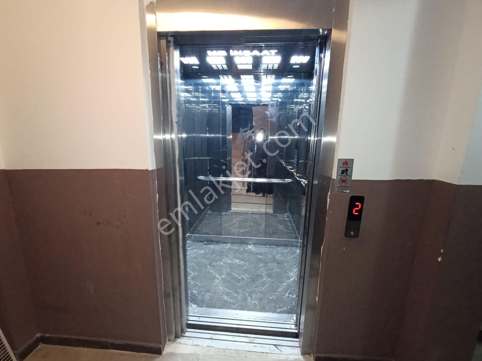 Pendik Esenyalı Fatih Mahallesi"de Asansörlü Oto Parklı 2+1 90m2 Daire - Görsel 27