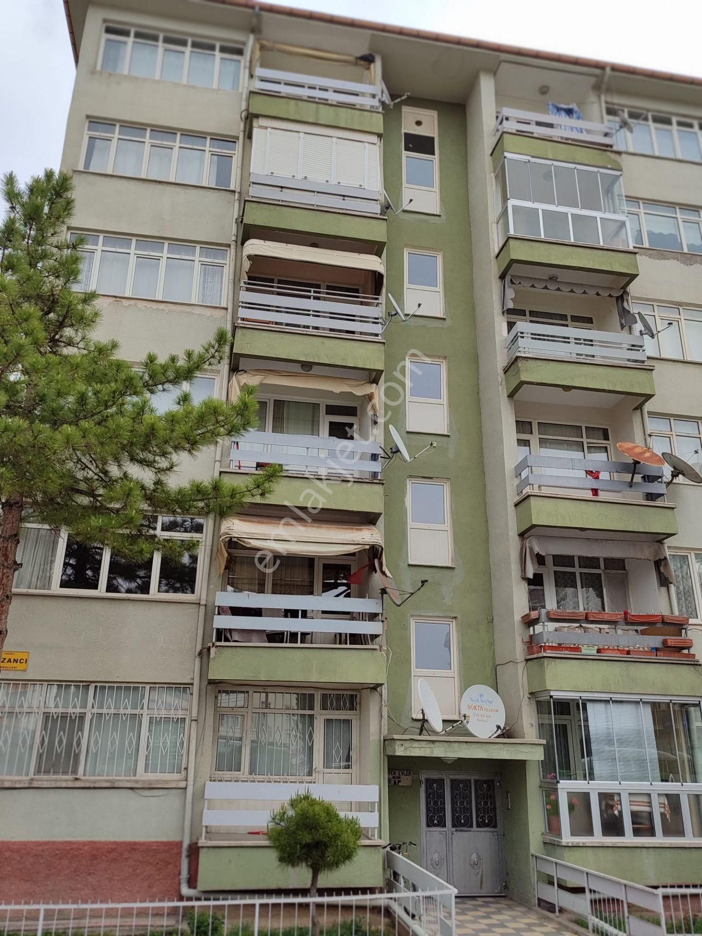 İstasyon Caddesi Güven Evlerde Kat 4 De Güney Cepheli.güzel Manzaralı Bakımlı Dairedir. - Görsel 3