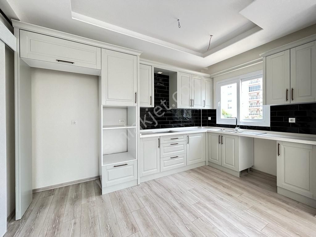 Karınca'dan Akdeniz Mh'de Ebeveyn Banyolu Merkezi Konumda 4+1 Satılık!