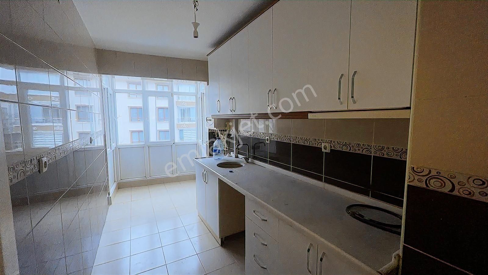 Aydınlıkevler Bahçivan Sokakta Güneş Alan 3+1 Kiralık Daire - Görsel 15