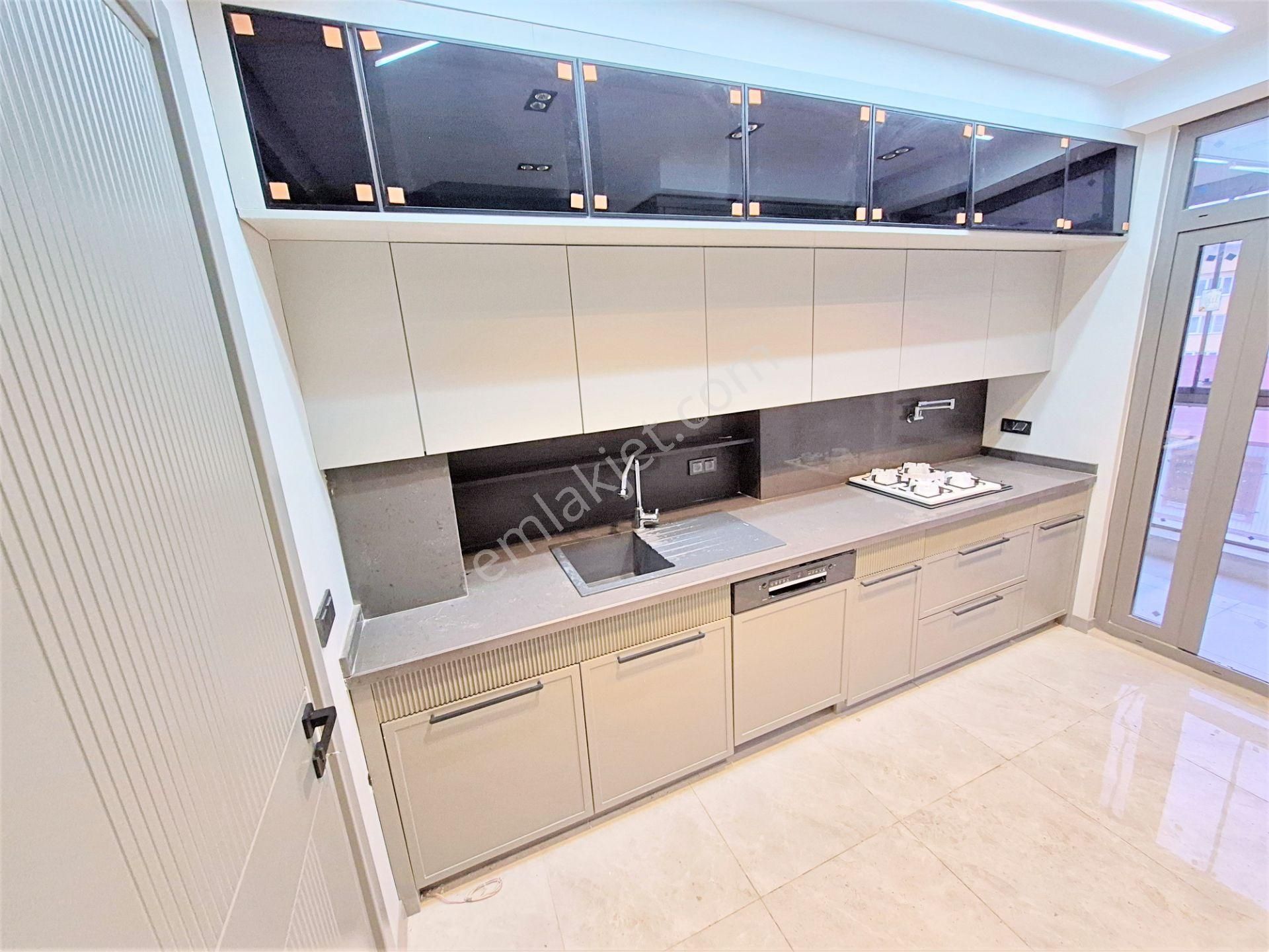 🌀gültaş Emlaktan Edremitte Satılık 3+1 Ultra Lüx Asansörlü Daire