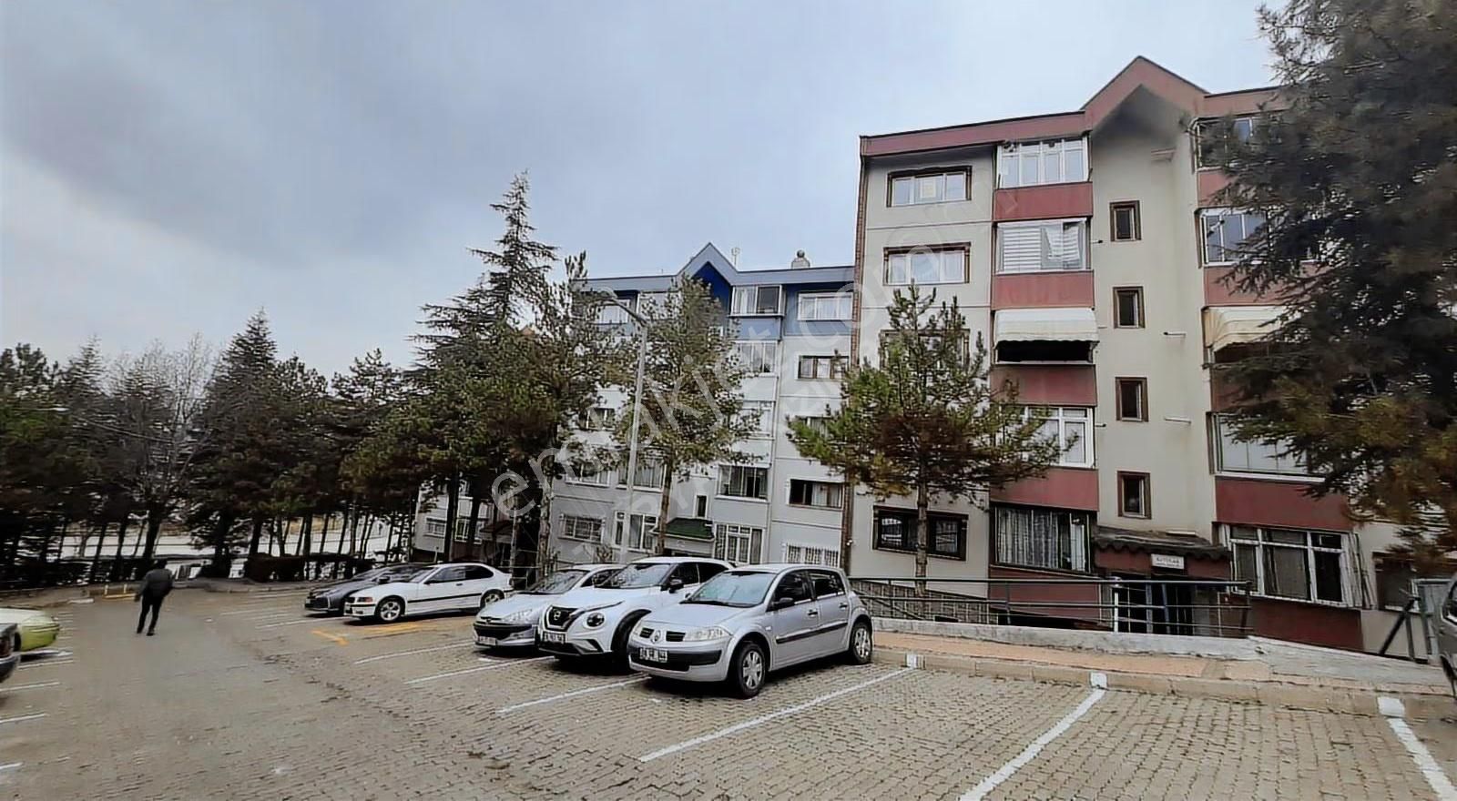 For Rent ,sehıt Osman Avcı Metro Cıkısı Kiralik 2+1 Daıre