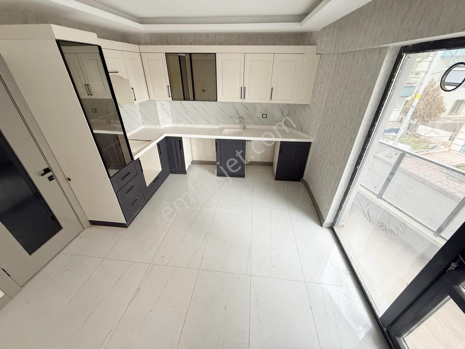 Ovacık Yakını Merkezi Konumda Full Yapılı Lüx Daire