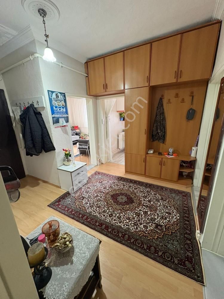 Bahçelievlerde Doğalgazlı Ful Yapılı Daire - Görsel 2