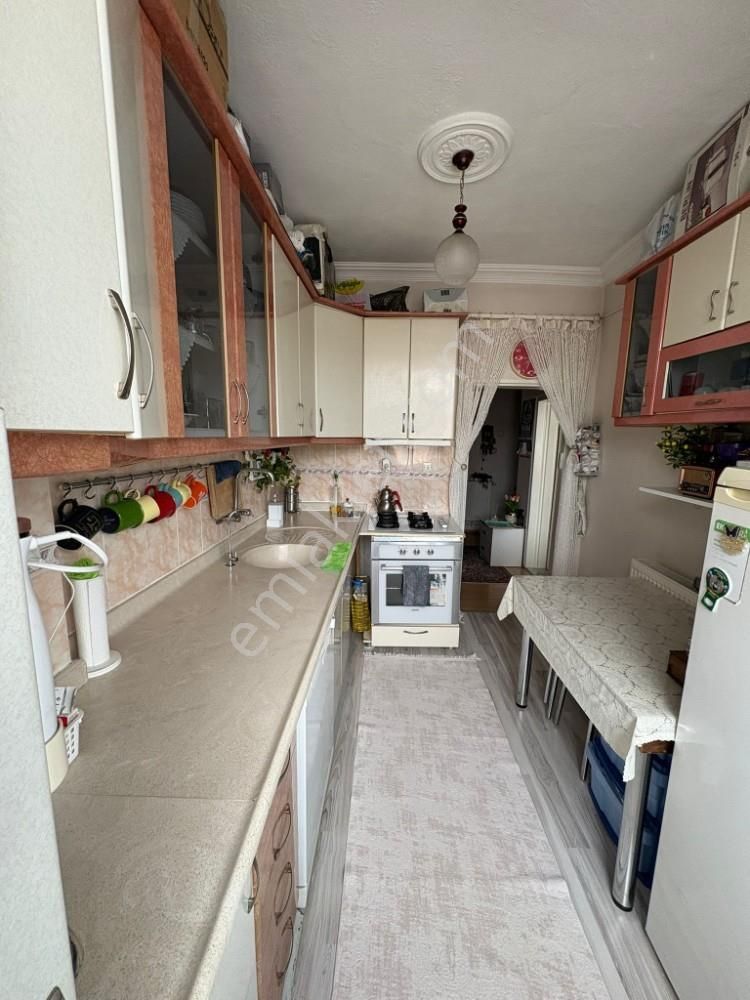 Bahçelievlerde Doğalgazlı Ful Yapılı Daire - Görsel 6