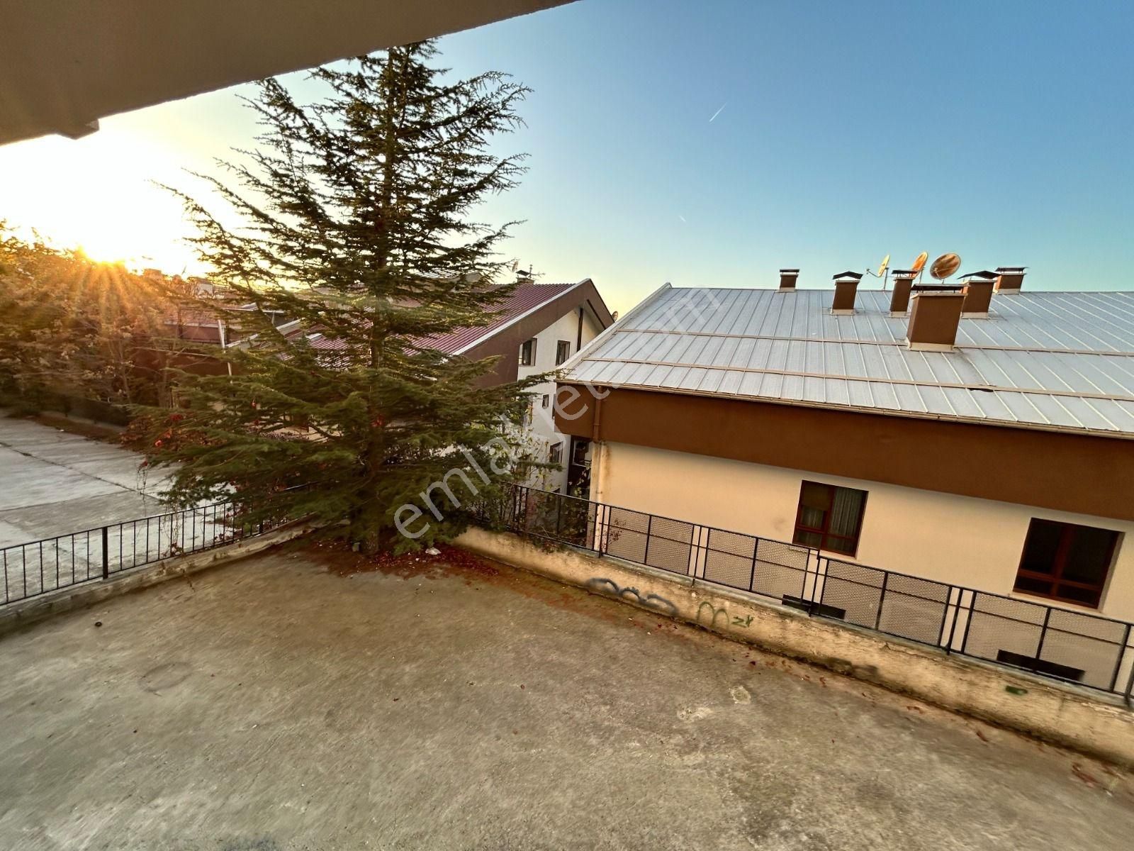 Kanaat'ten Dikmen Cadde Yakını Kat Konumunda Yapılı Geniş 3+1 - Görsel 8