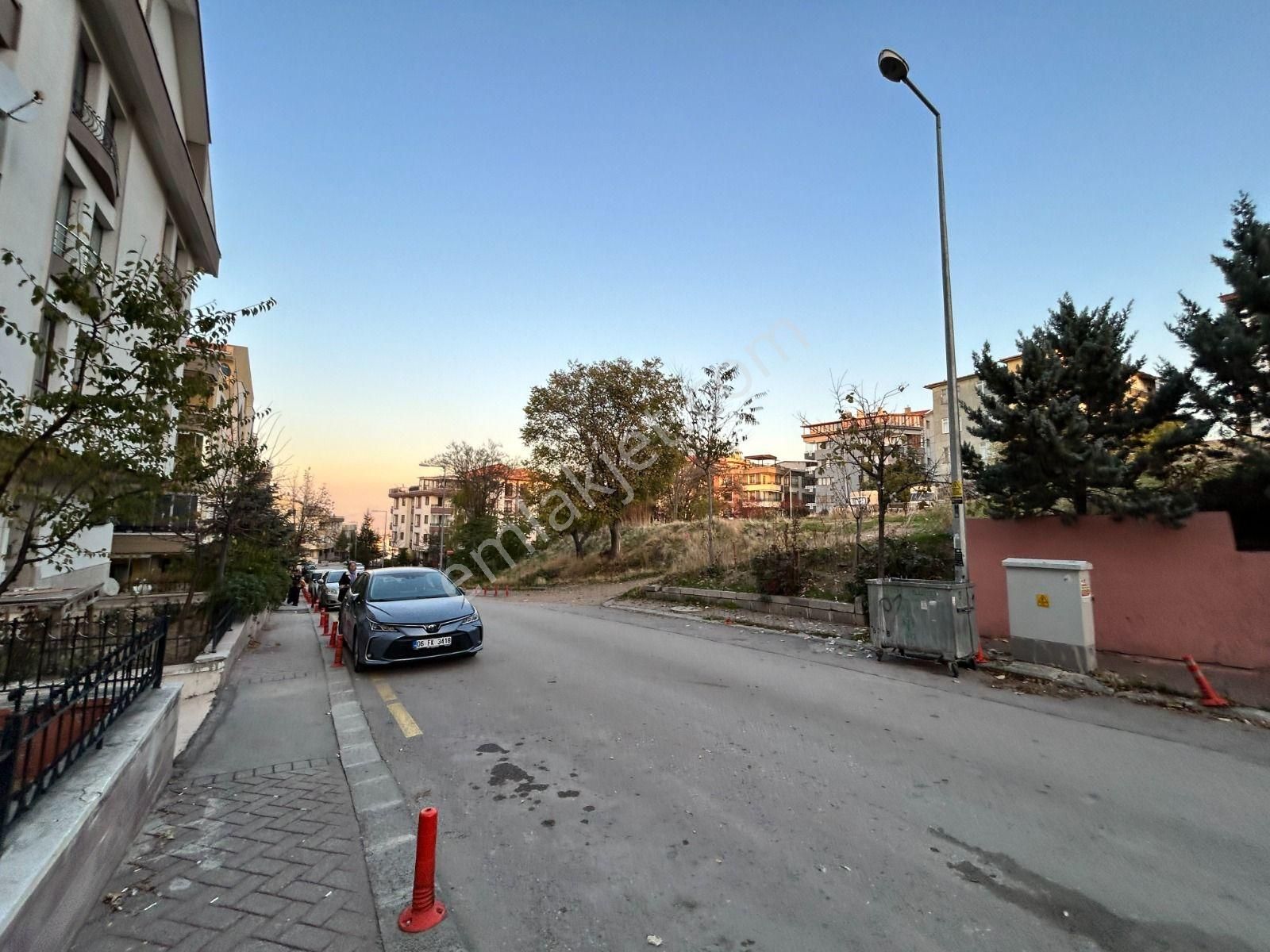 Kanaat'ten Dikmen Cadde Yakını Kat Konumunda Yapılı Geniş 3+1 - Görsel 5