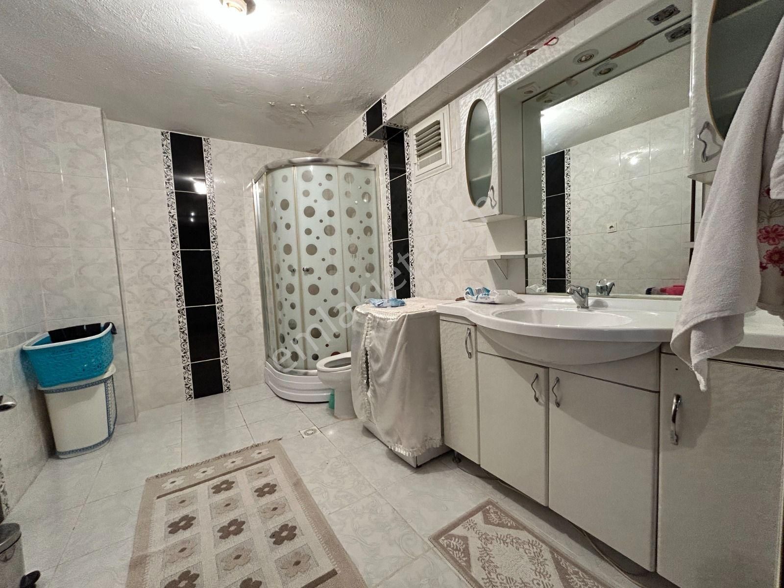 Kanaat'ten Dikmen Cadde Yakını Kat Konumunda Yapılı Geniş 3+1 - Görsel 7