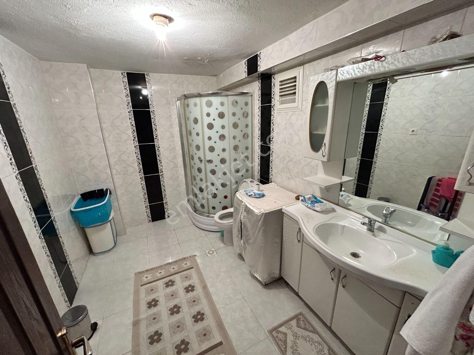 Kanaat'ten Dikmen Cadde Yakını Kat Konumunda Yapılı Geniş 3+1 - Görsel 14