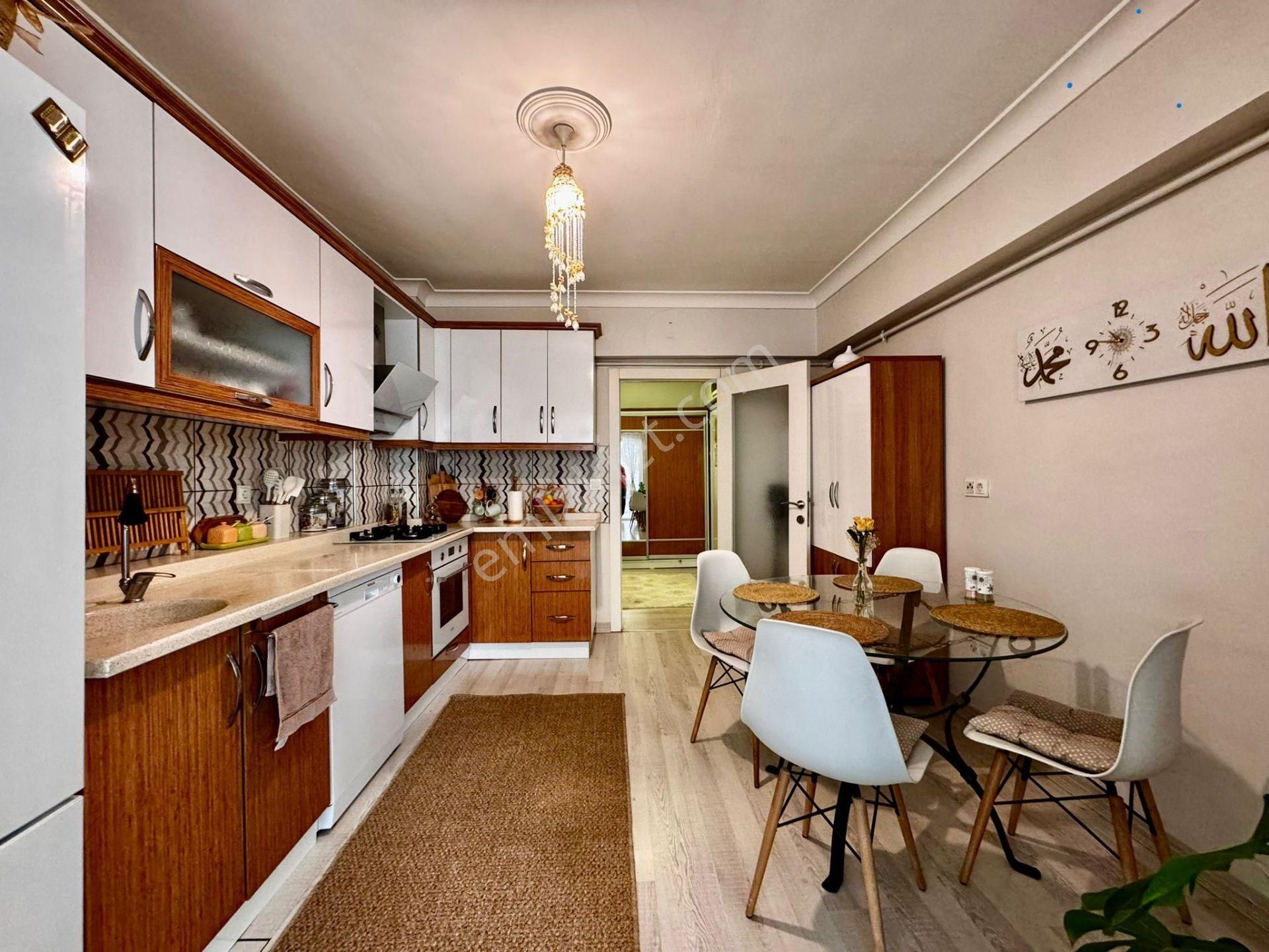 Nasip'ten Kaçırılmayacak Çift Banyolu Teras Balkonlu 3+1 - Görsel 11