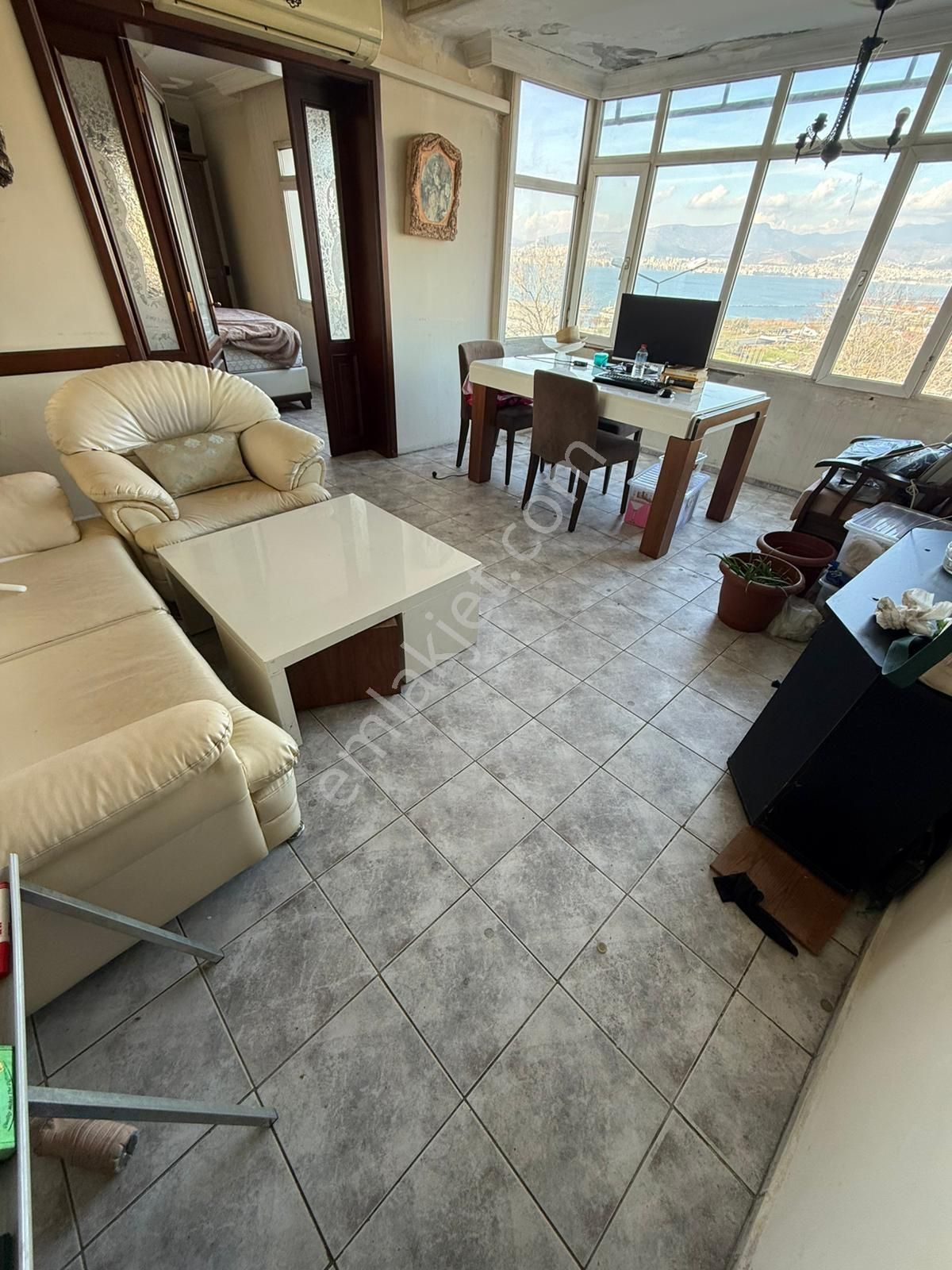 Konak'da Panoramik Körfez Manzaralı Teraslı 4+1 Daire - Görsel 14