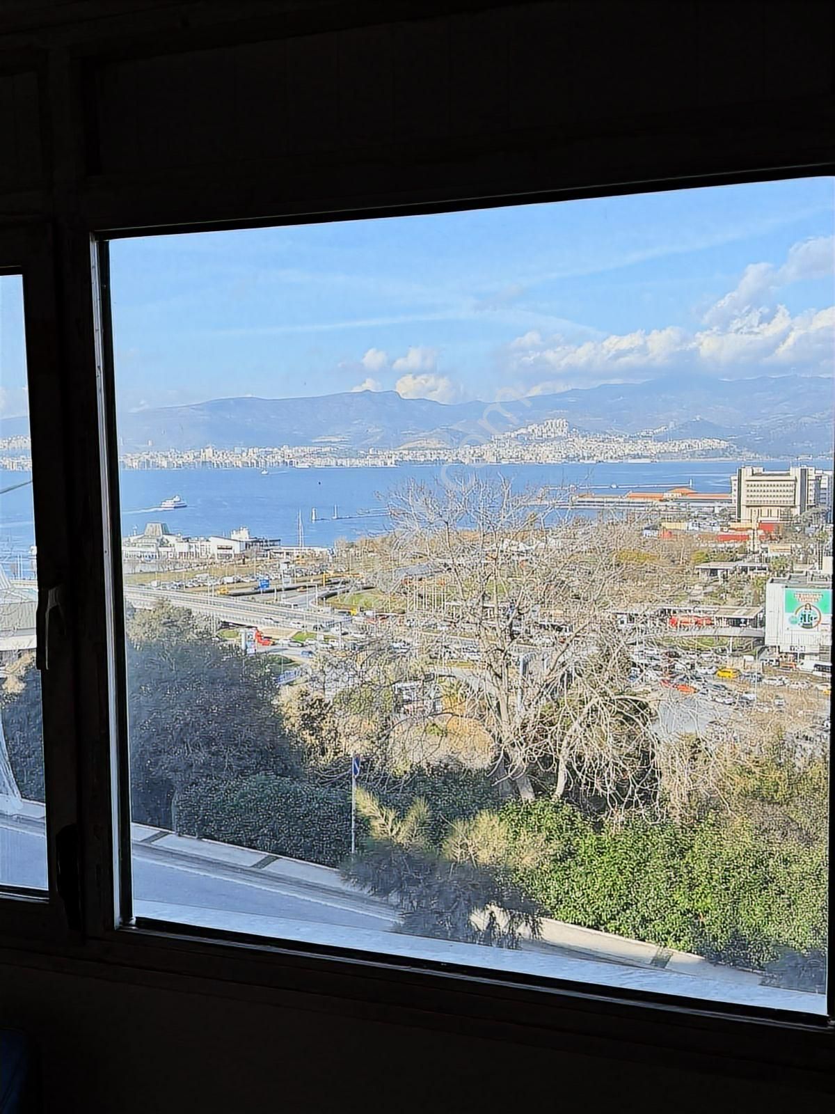 Konak'da Panoramik Körfez Manzaralı Teraslı 4+1 Daire - Görsel 25