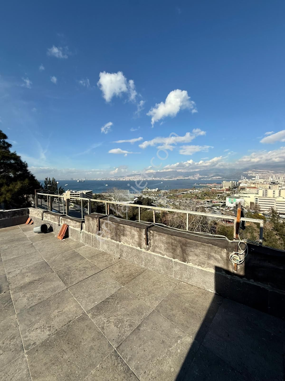 Konak'da Panoramik Körfez Manzaralı Teraslı 4+1 Daire - Görsel 22