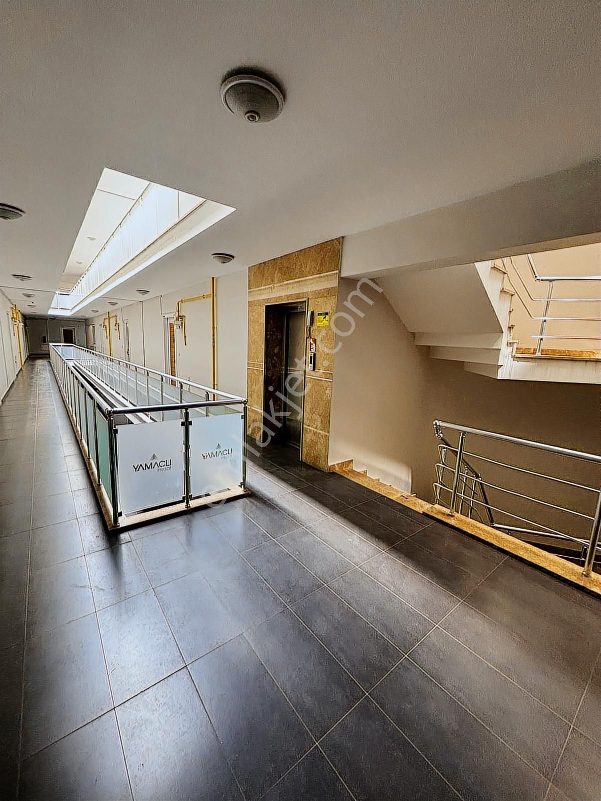 Görüklede Abonelikleri Açık Full Eşyalı 1+1 Geniş Kiralık Daire - Görsel 19