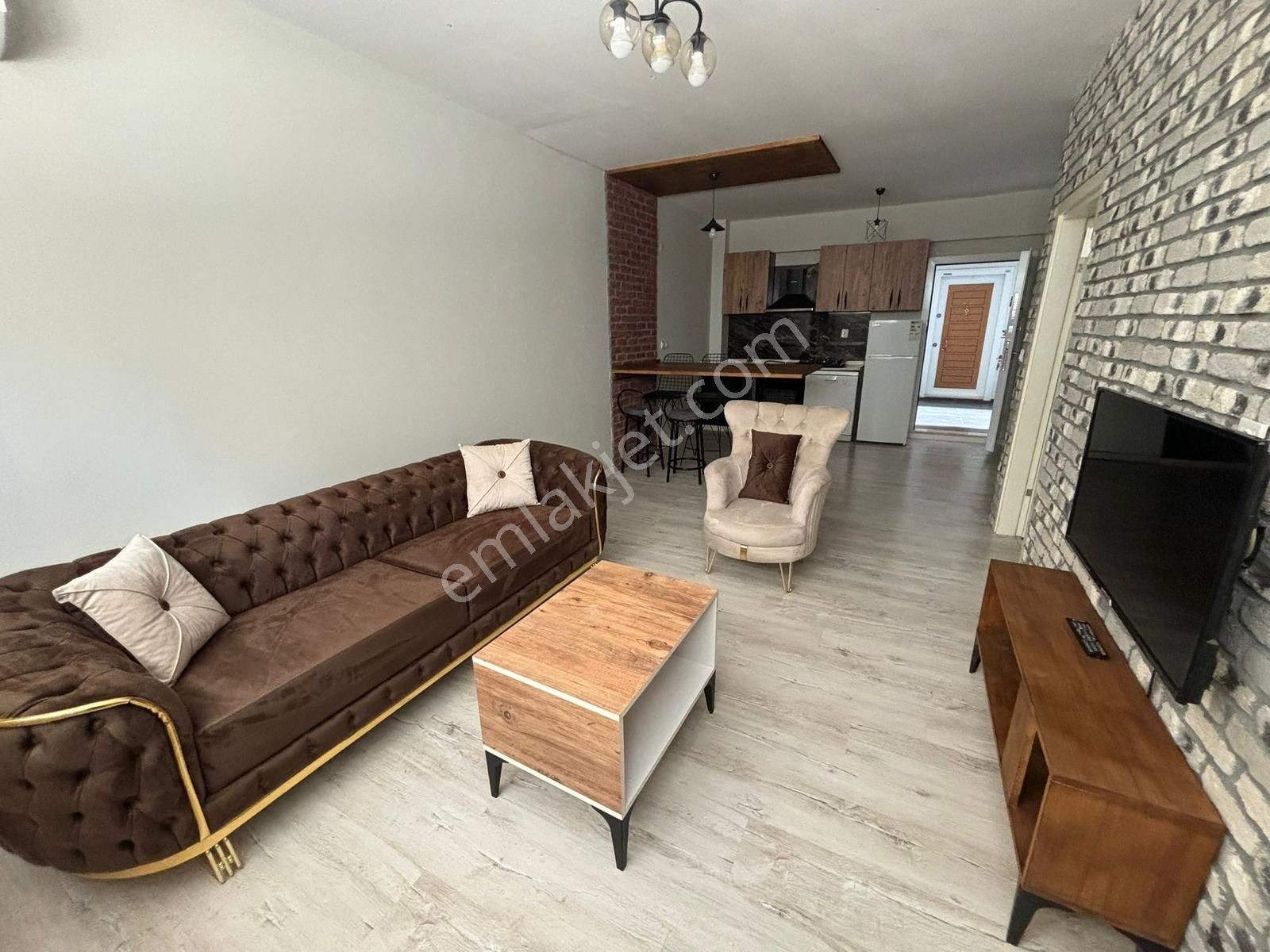 Görüklede Abonelikleri Açık Full Eşyalı 1+1 Geniş Kiralık Daire
