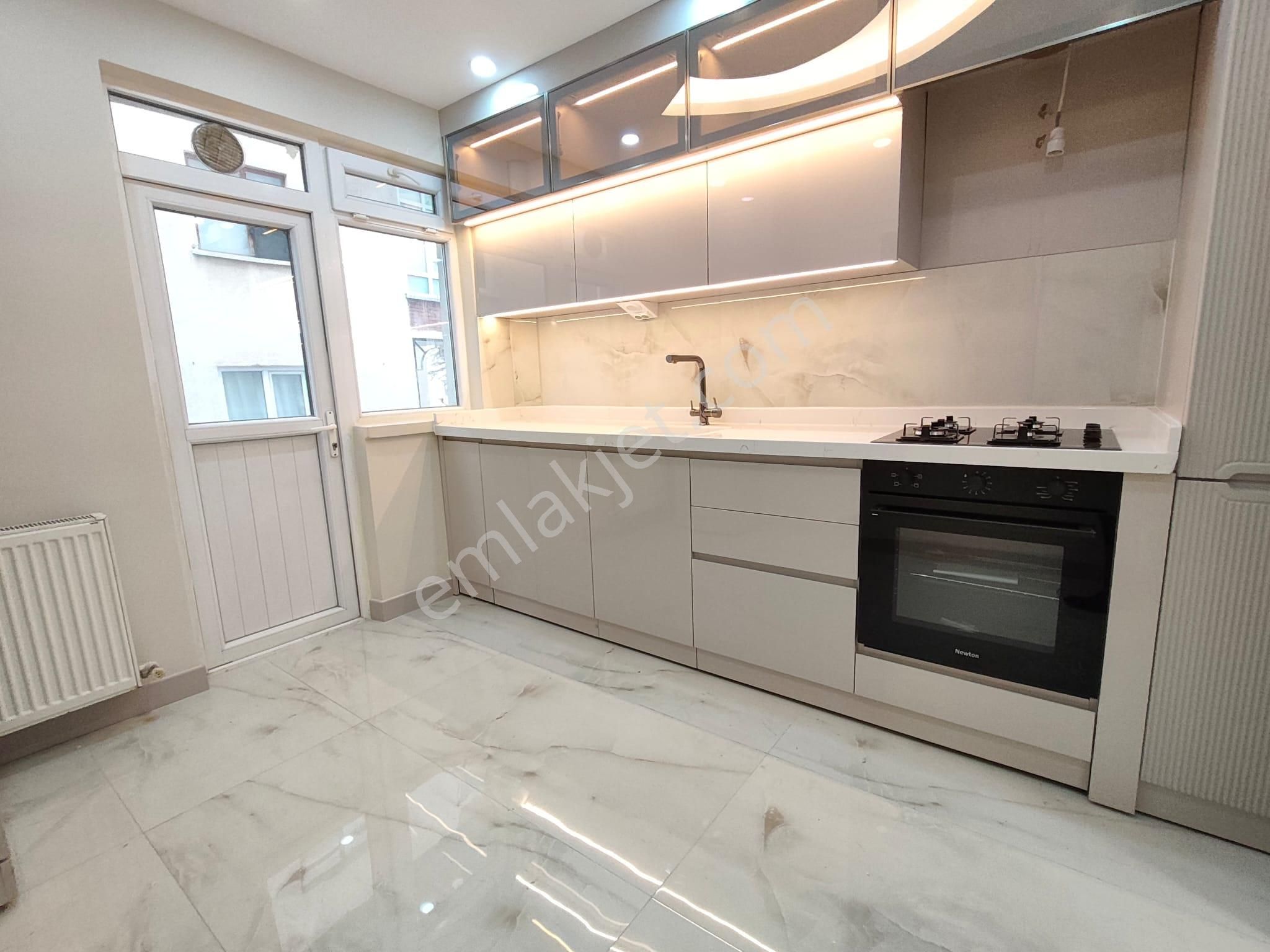 Yılmaz Gayrimenkul Den Mareşal Çakmak Mah 3+1 Arakat Lüx Yapılı 3. Banyolu 4.595 Pazarlıklı - Görsel 14