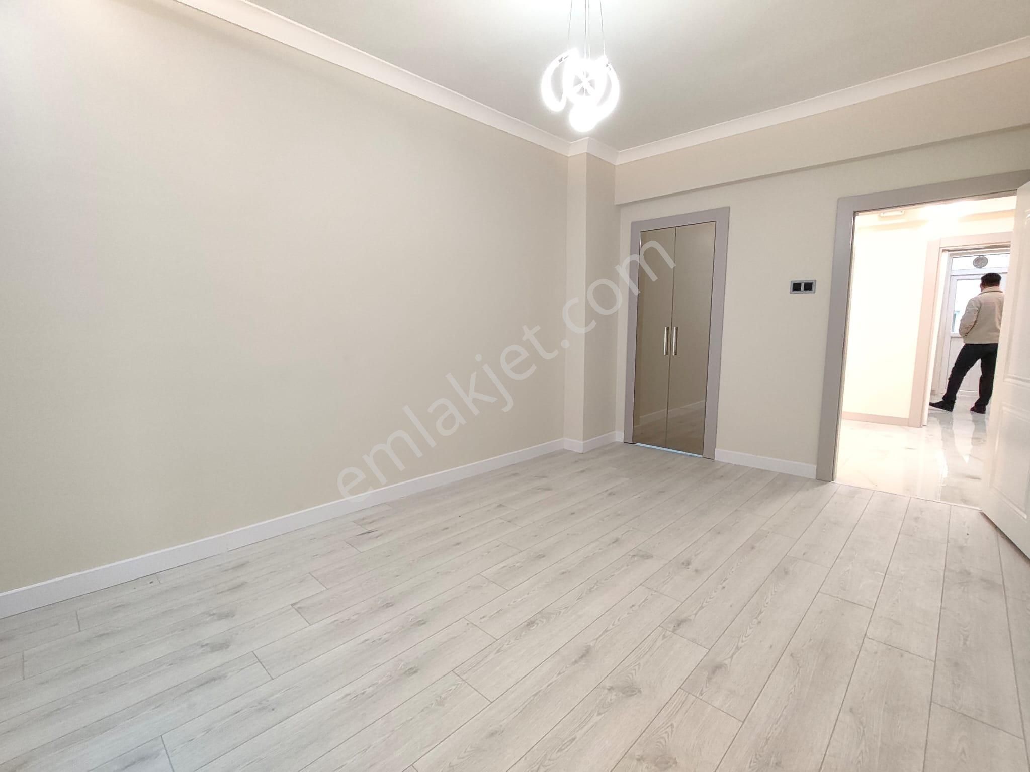 Yılmaz Gayrimenkul Den Mareşal Çakmak Mah 3+1 Arakat Lüx Yapılı 3. Banyolu 4.595 Pazarlıklı - Görsel 32