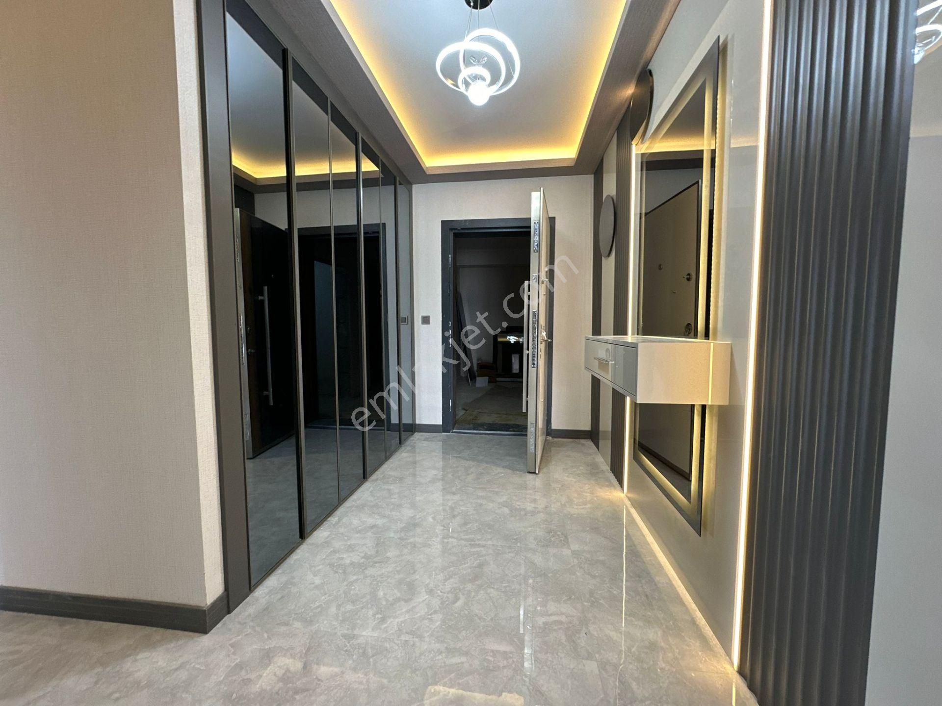 Pursaklar Mehmet Zengin Emlak'tan Protokol Yolu Yakını Çift Banyolu 4+1 14.kat Ultra Lüks Sitede - Görsel 22