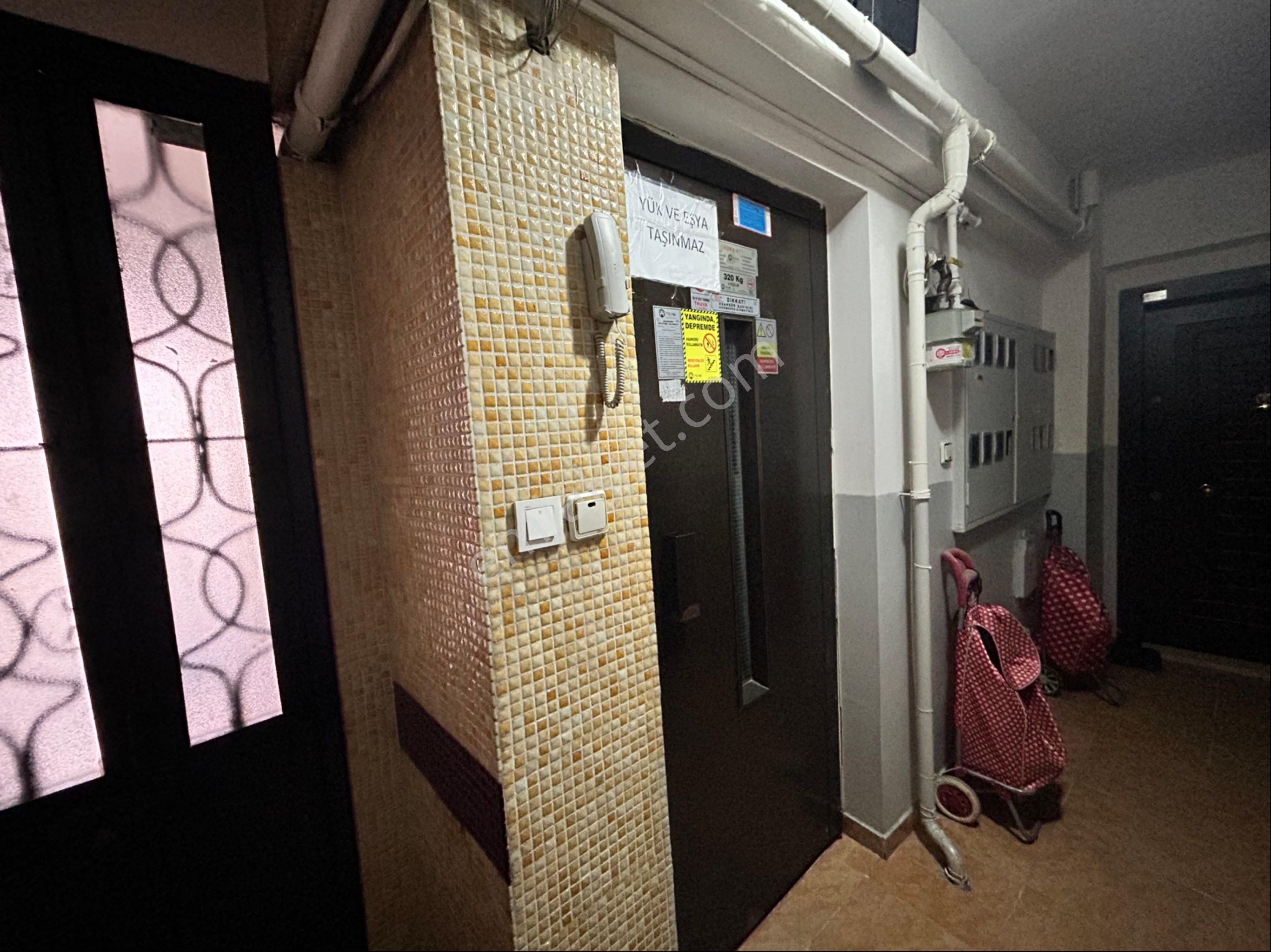 Bahçelievler’de Merkezi Konumda Geniş 4+2 Dubleks Daire - Görsel 3