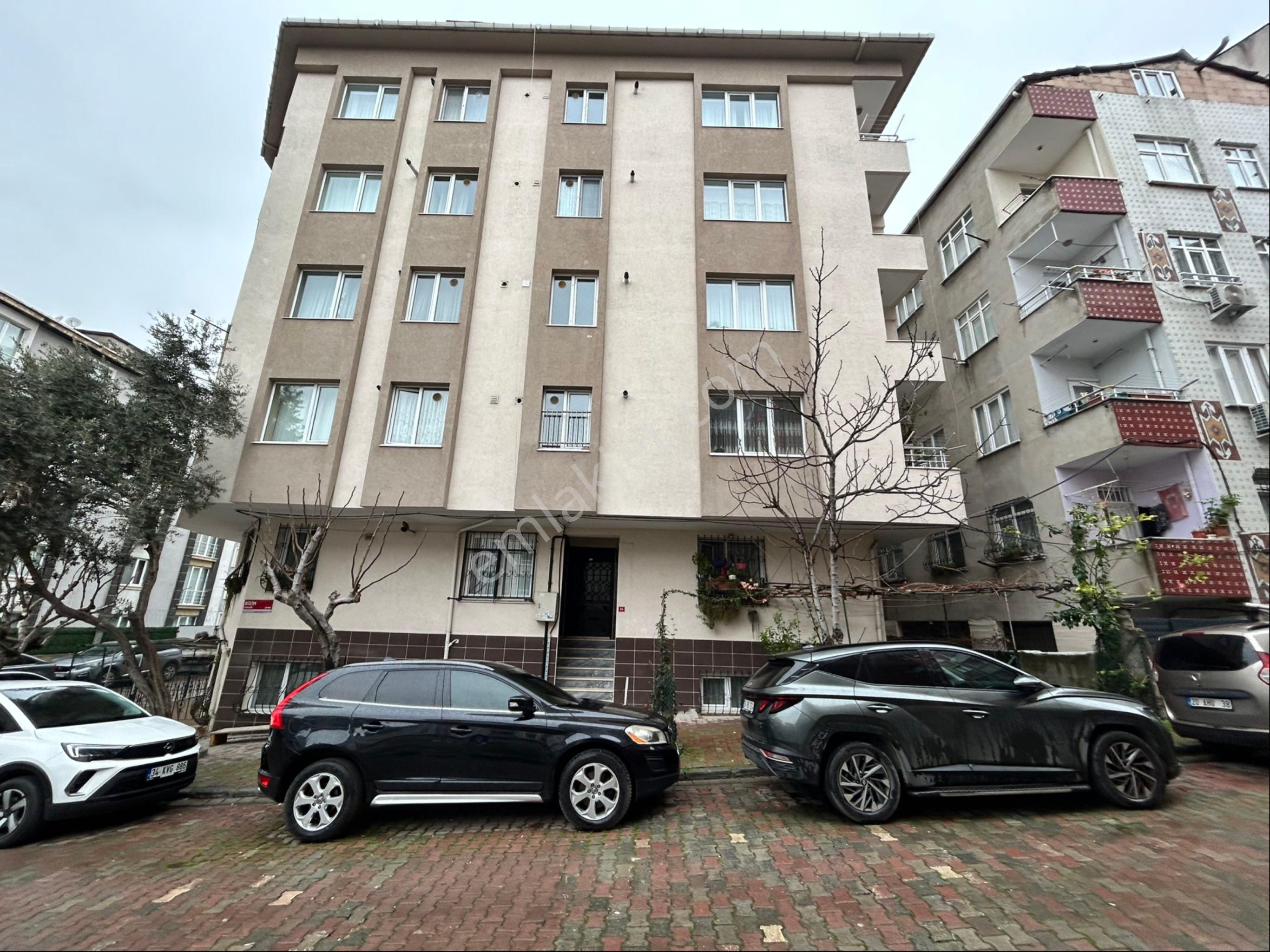 Bahçelievler’de Merkezi Konumda Geniş 4+2 Dubleks Daire