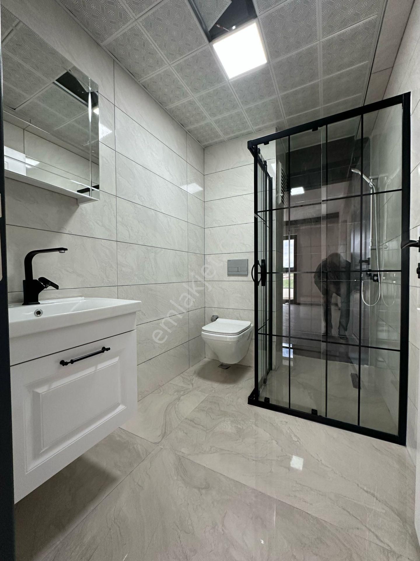 Pursaklar Mehmet Zengin Emlak'tan Kapalı Otoparklı Çift Banyolu 11.kat 4+1 Ultra Lüks Sitede - Görsel 33