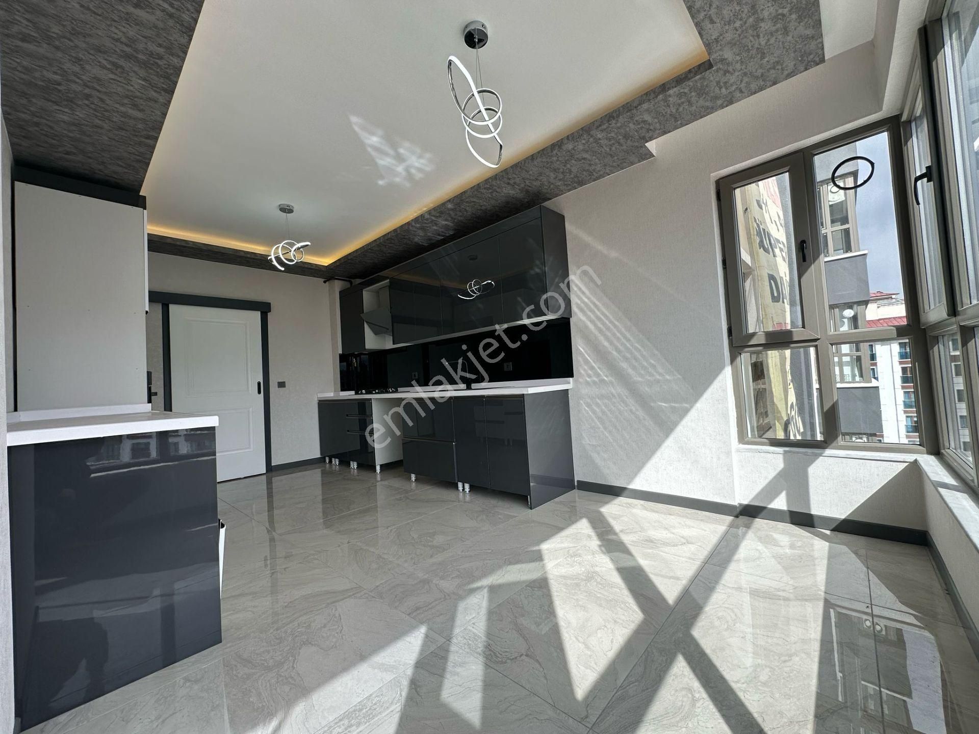 Pursaklar Mehmet Zengin Emlak'tan Kapalı Otoparklı Çift Banyolu 11.kat 4+1 Ultra Lüks Sitede - Görsel 6