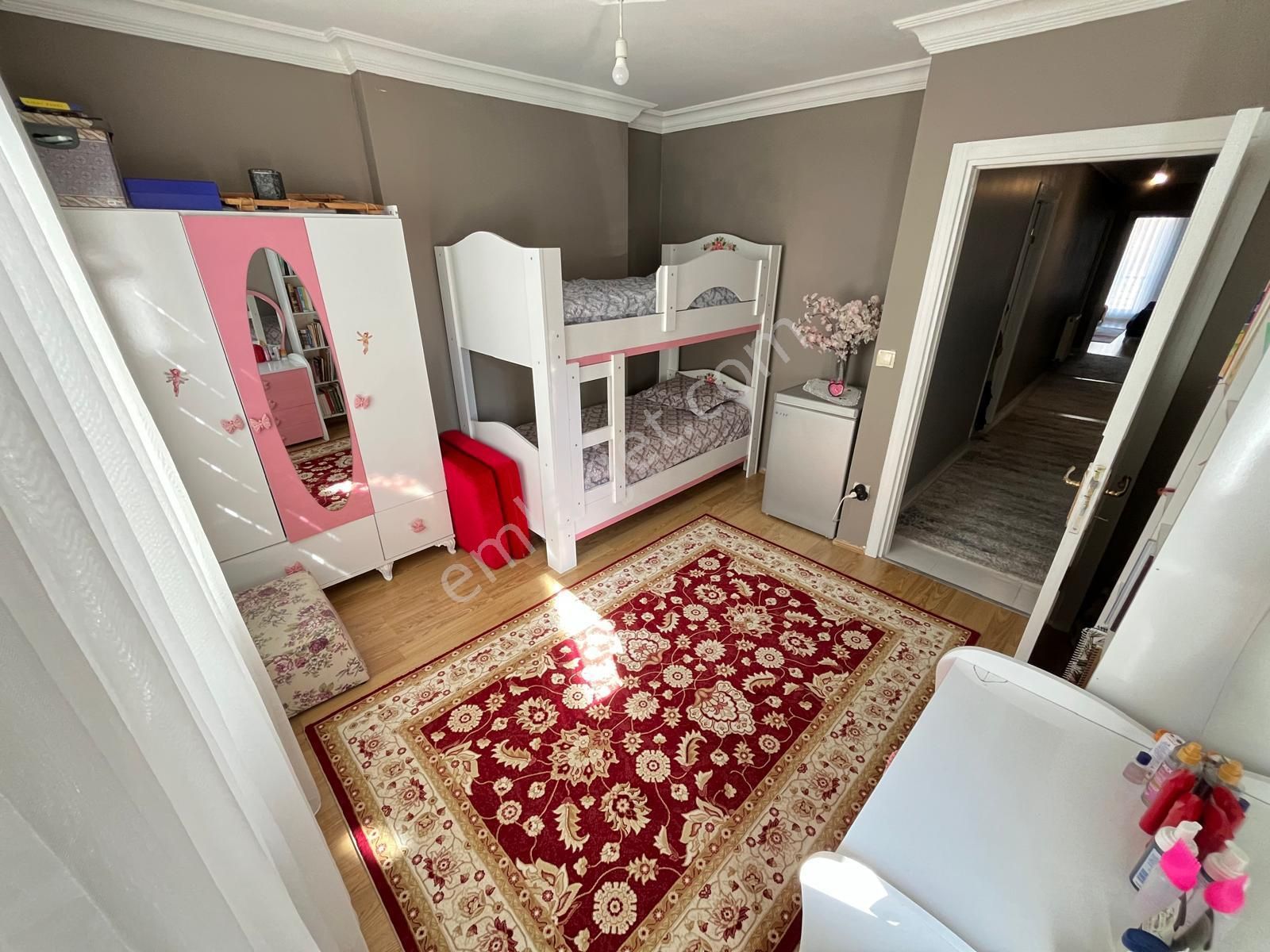 Ana Caddeye Paralel - Ulaşım Sorunsuz - Çift Wc- Önü Kapanmaz - 3+1 Satılık Daire - Görsel 14