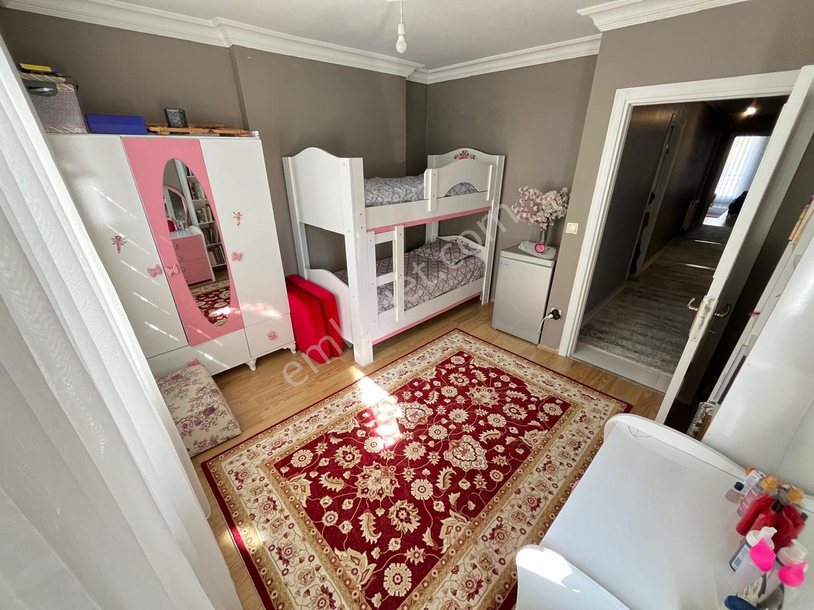 Ana Caddeye Paralel - Ulaşım Sorunsuz - Çift Wc- Önü Kapanmaz - 3+1 Satılık Daire - Görsel 15