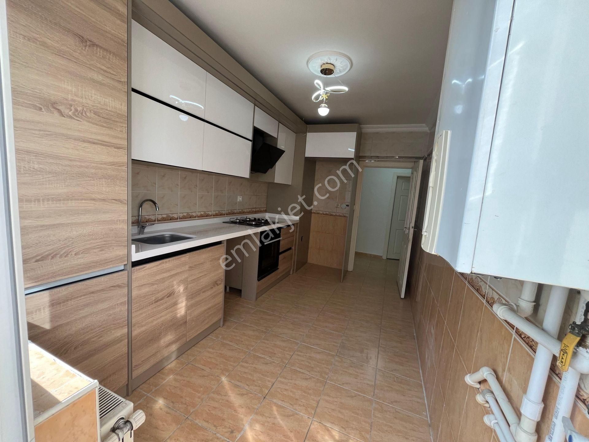 Yenikent Emlak'tan Cadde Üstü Park Cepheli Ara Kat Kiralık Daire - Görsel 14