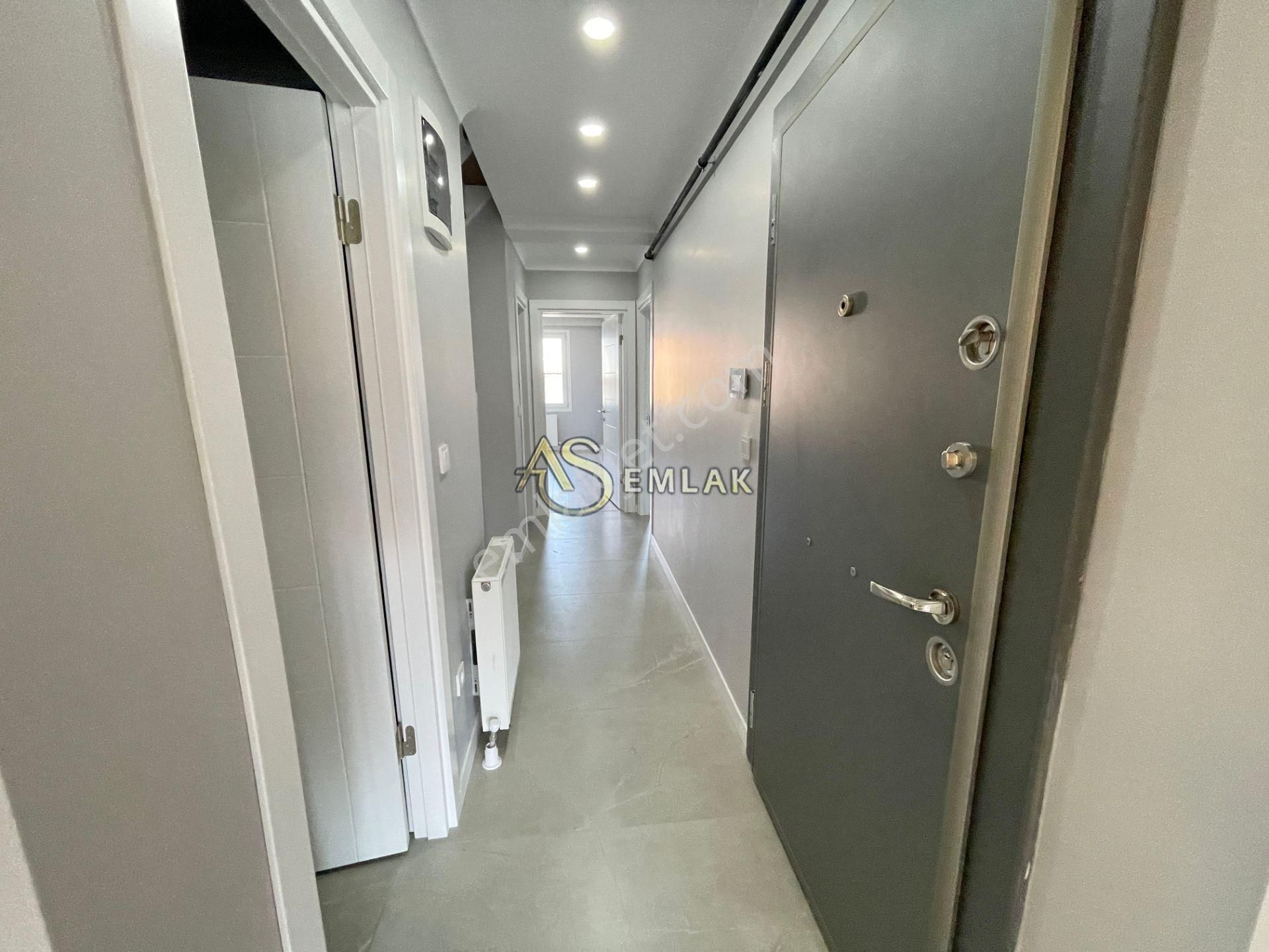 As Emlaktan 3+2 Sıfır İcadiyede Caddeye Yakın Teraslı Lüx Dublex - Görsel 4