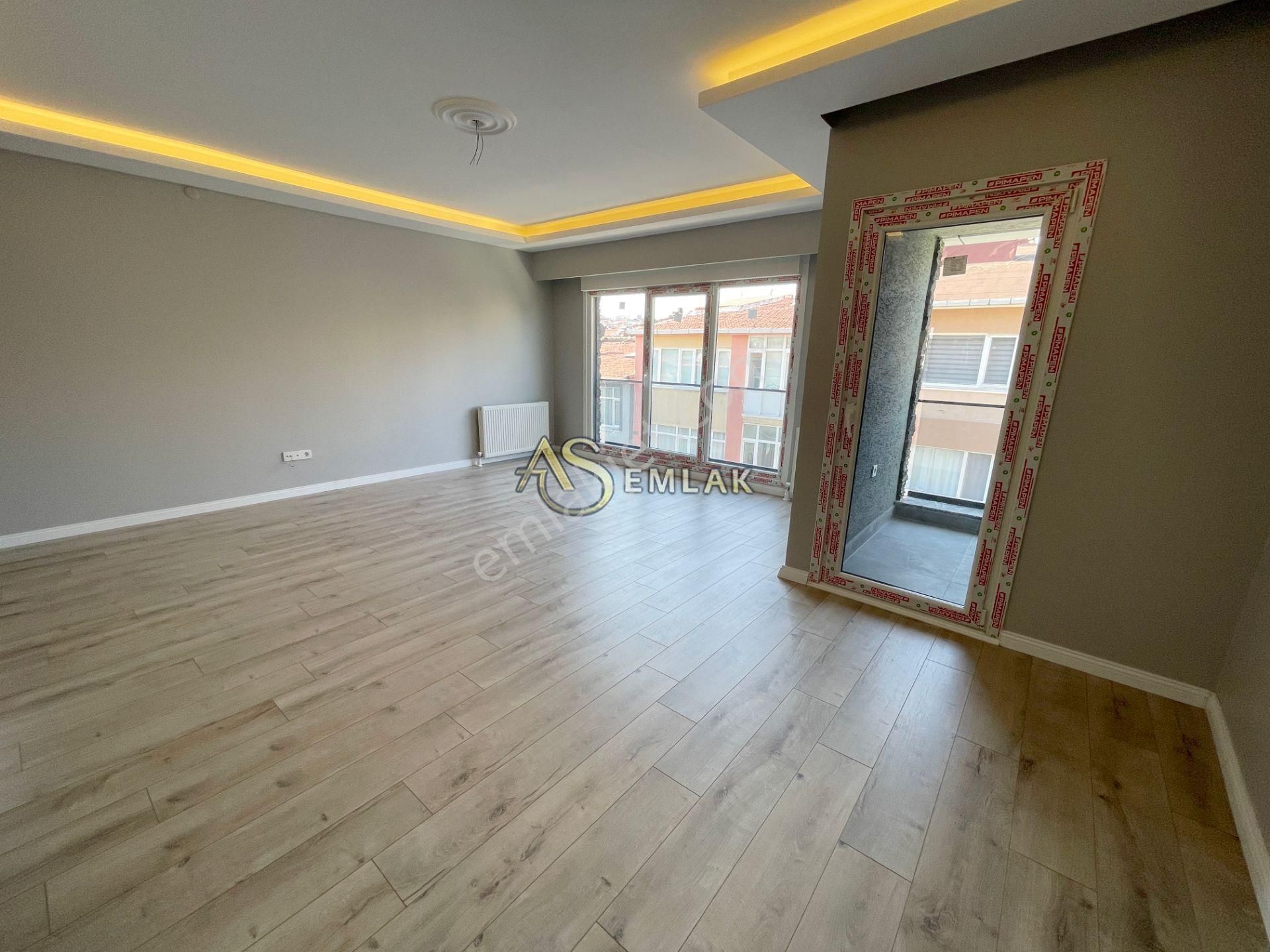 As Emlaktan 3+2 Sıfır İcadiyede Caddeye Yakın Teraslı Lüx Dublex - Görsel 2