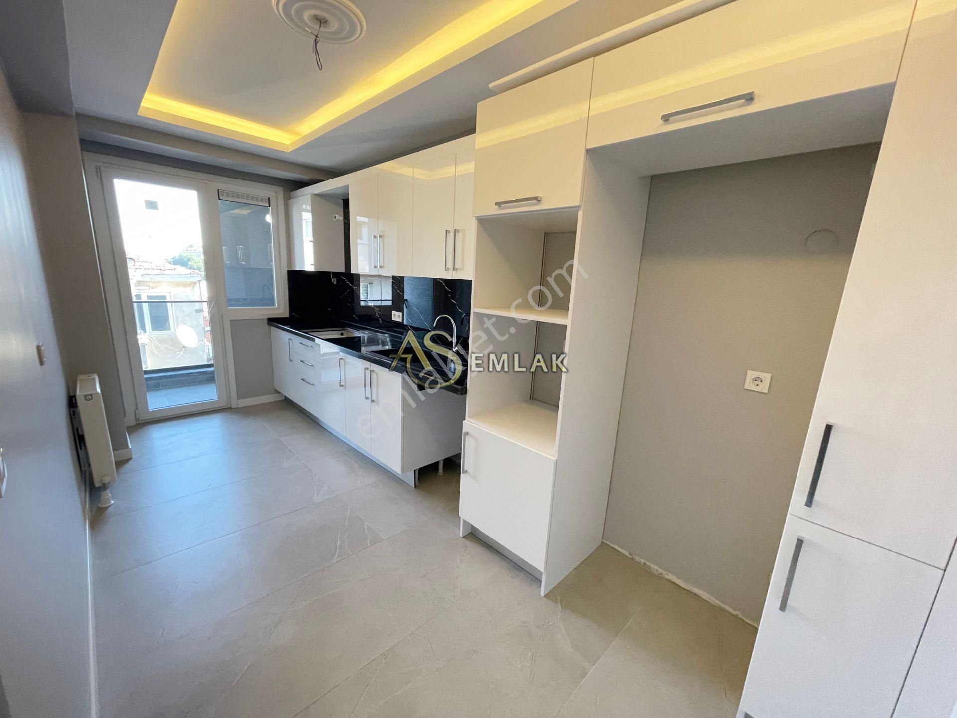 As Emlaktan 3+2 Sıfır İcadiyede Caddeye Yakın Teraslı Lüx Dublex - Görsel 5