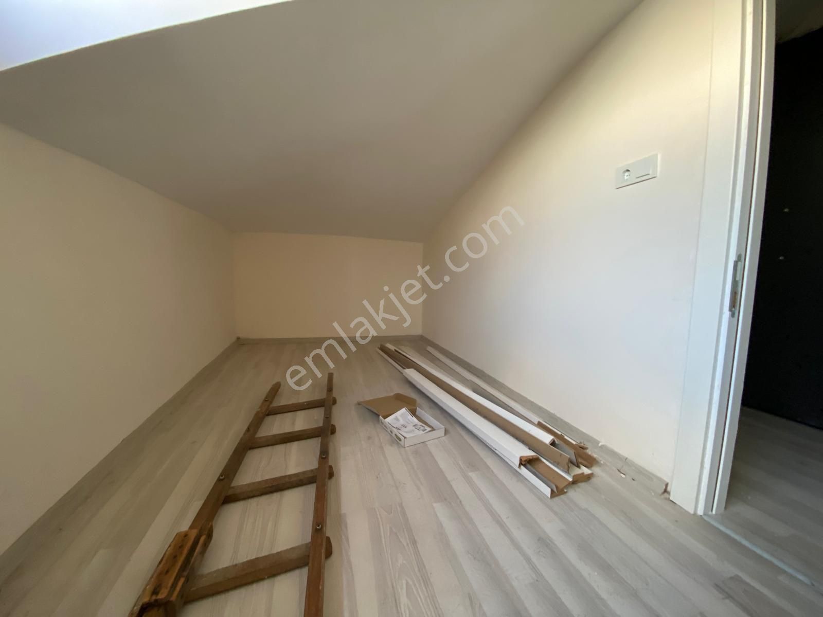 Kavaklı Merkezde Kiralık Sıfır 3+2 Dubleks S Daire - Görsel 6
