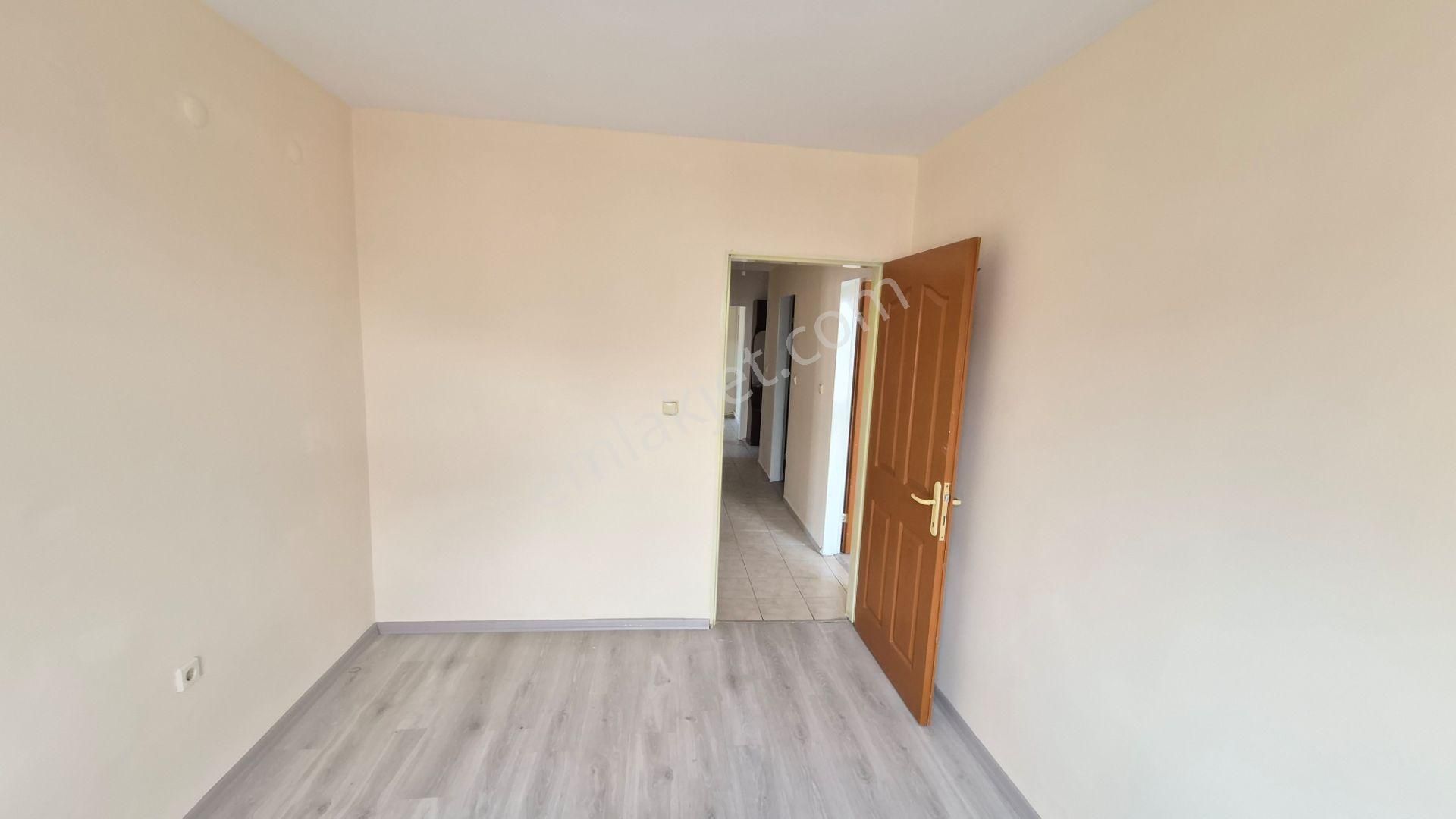 Cebecide Metroya Yakın 8. Katta 3+1 Kiralık Daire - Görsel 14