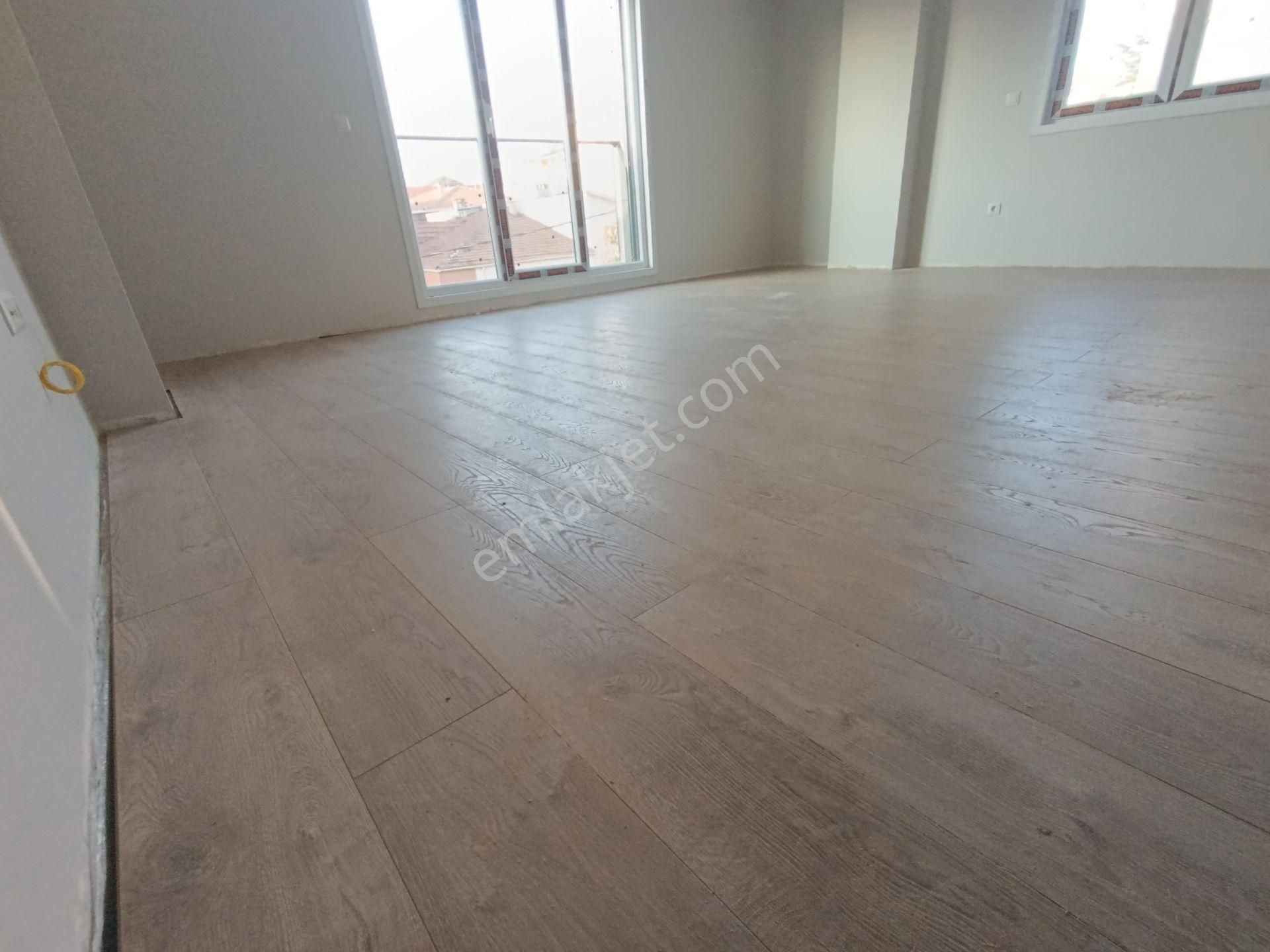 Pendik Güzelyalıda Satılık 3+1 Tek Daire Üstü Asansör Otoparklı Cadde Üstü Lüks Daire - Görsel 4
