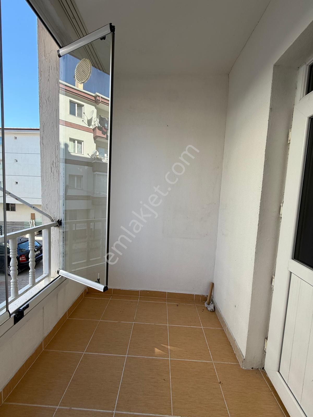 Nasip'ten Ayyıldız Merkeze Yakın Masrafsız Yüksek Giriş 3+1 - Görsel 4