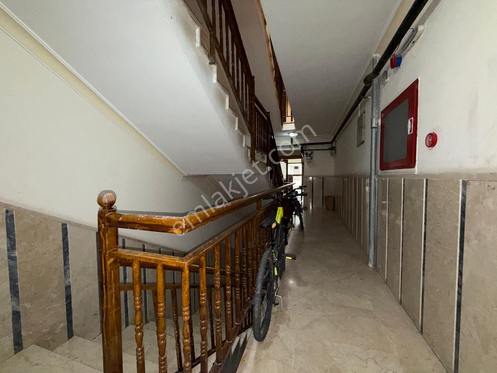 Nasip'ten Ayyıldız Merkeze Yakın Masrafsız Yüksek Giriş 3+1 - Görsel 24