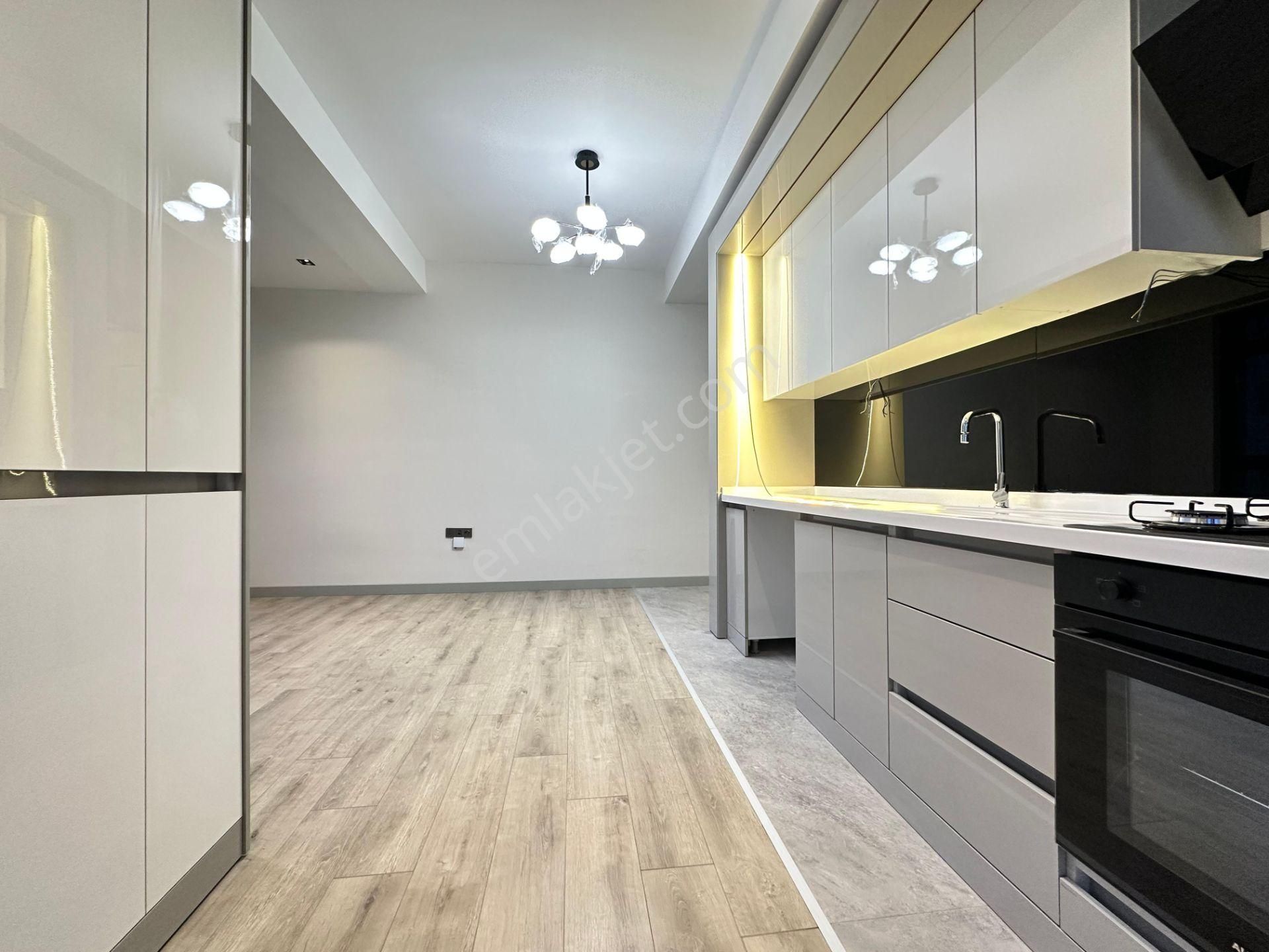 Pursaklar Mehmet Zengin Emlak'tan Asansörlü Çarşı İçinde 1.kat 2+1 Lüks Yapılı Daire - Görsel 4