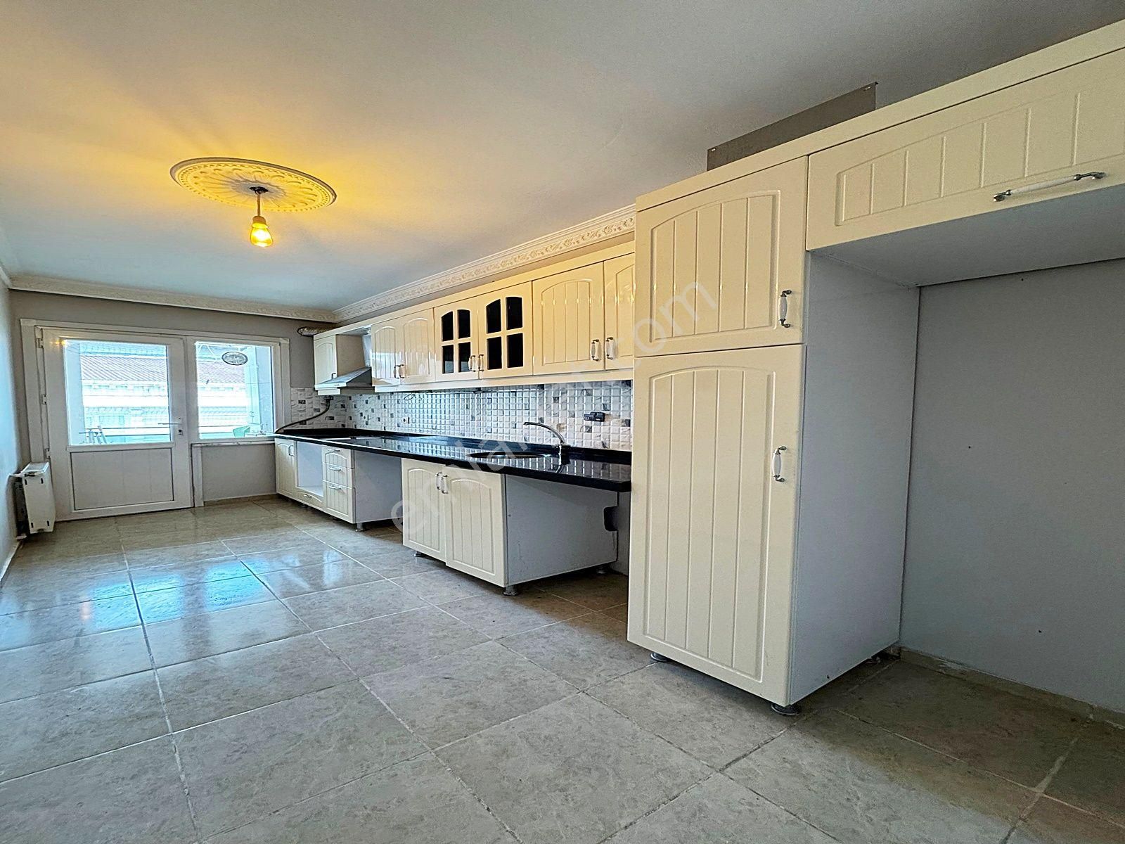 Nes Yapı'dan Güzelyurt'ta Şehir Manzaralı Dekorlu Balkonlu 2+1 Satılık Arakat Daire - Görsel 9