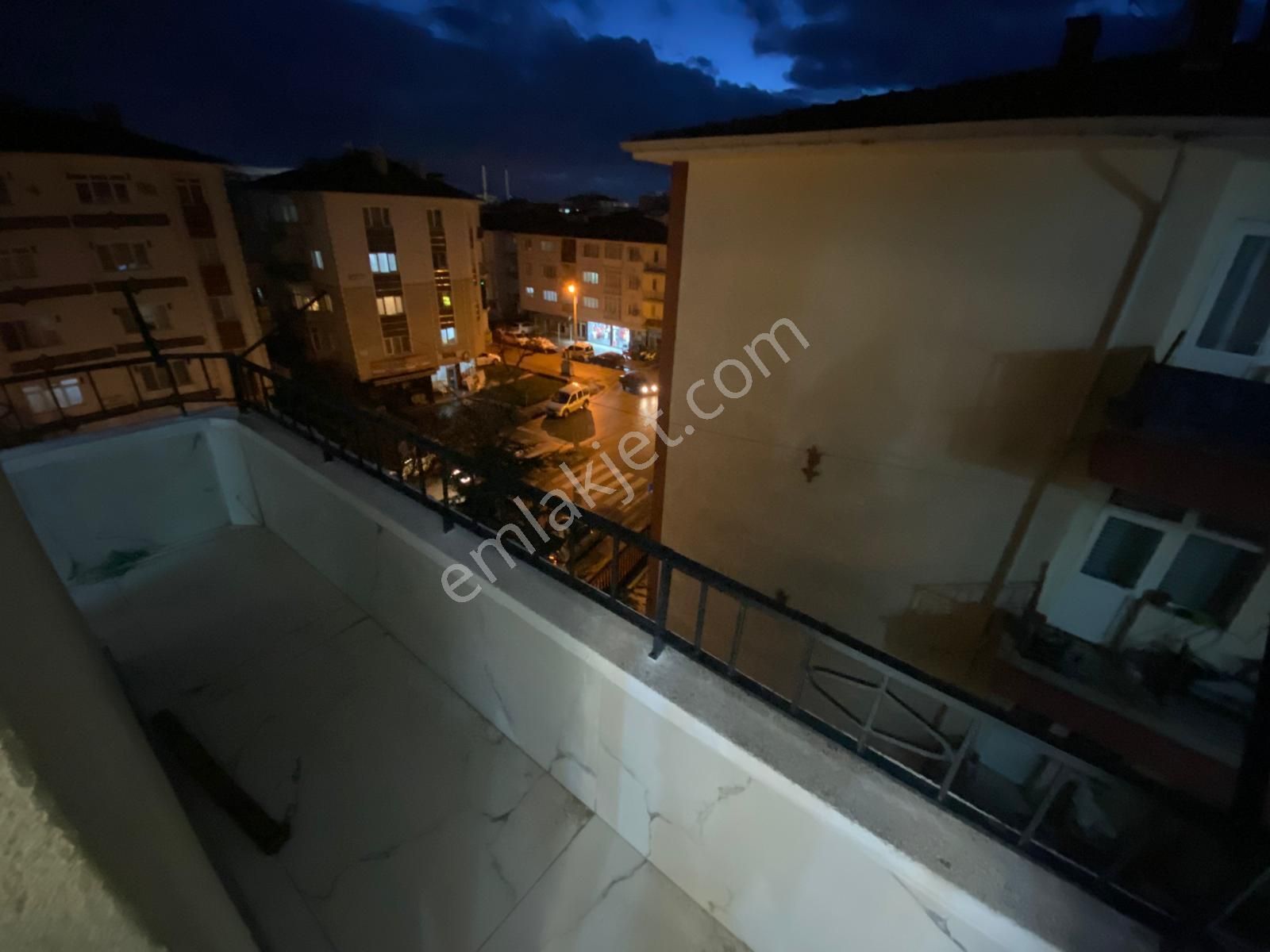 İstasyon Mahallesinde 3+1 Yapılı Fırsat Daire - Görsel 24