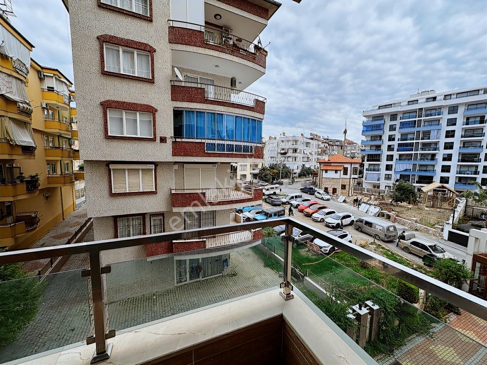 Alanya Sarah Mahallesinde Satılık Lüks Eşyalı 2+1 Daire - Görsel 20