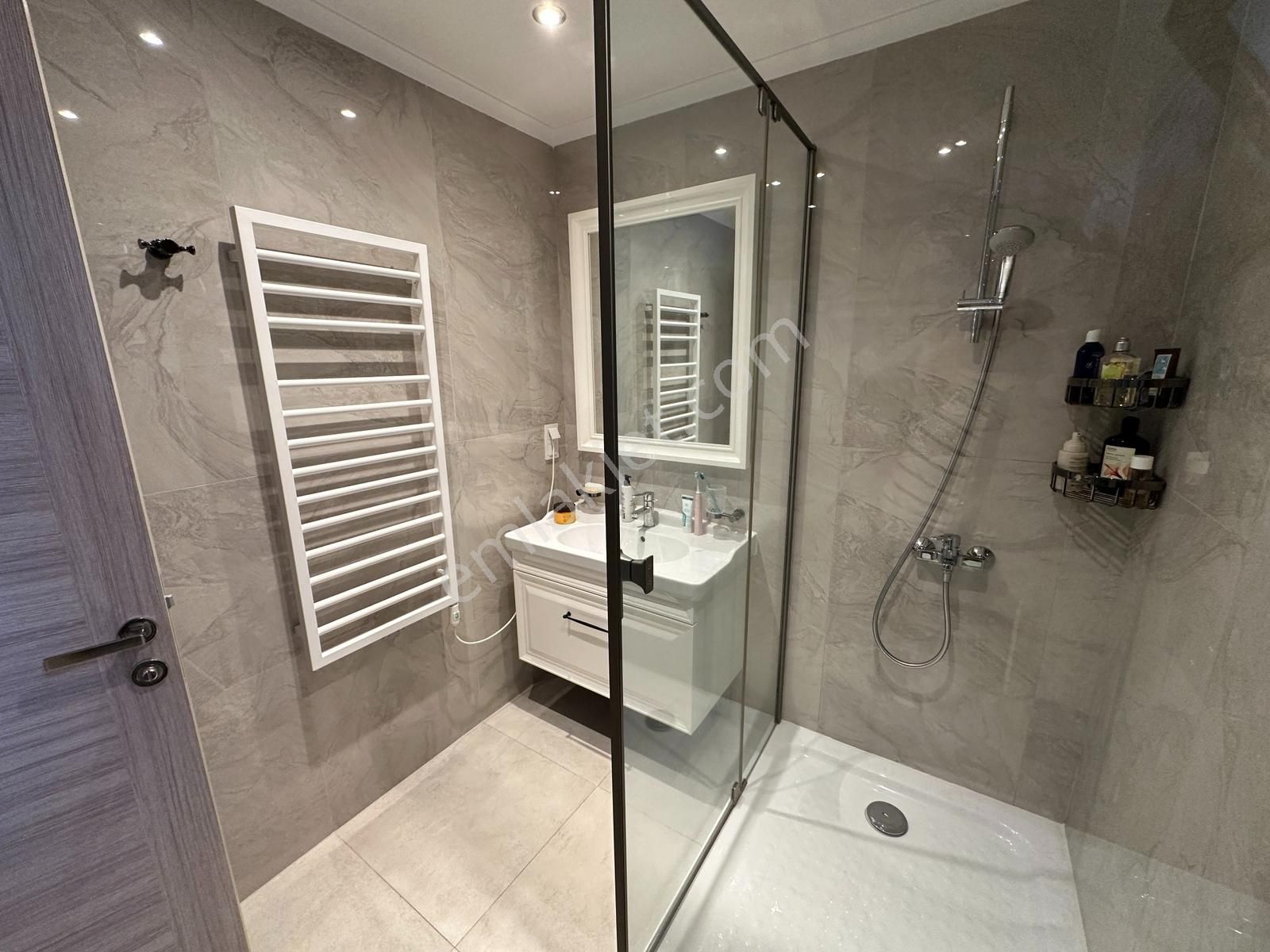 Alanya Sarah Mahallesinde Satılık Lüks Eşyalı 2+1 Daire - Görsel 27