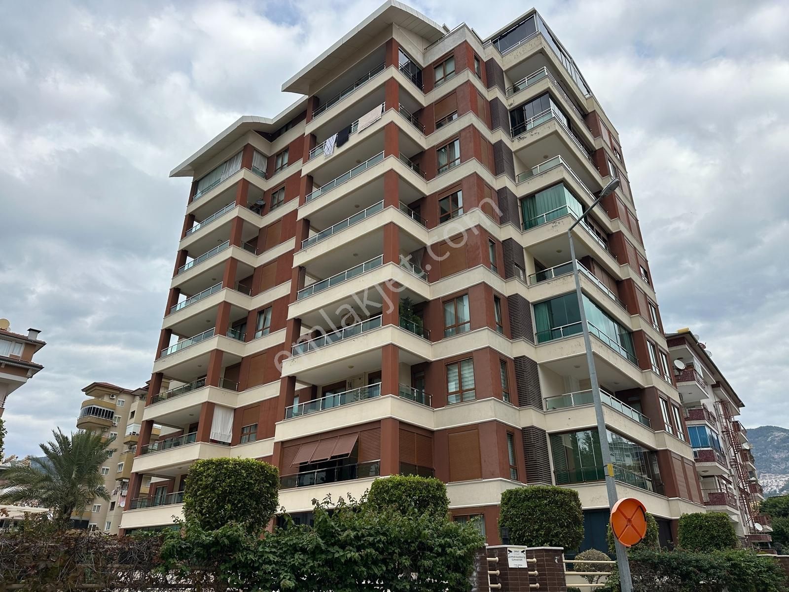 Alanya Sarah Mahallesinde Satılık Lüks Eşyalı 2+1 Daire - Görsel 9