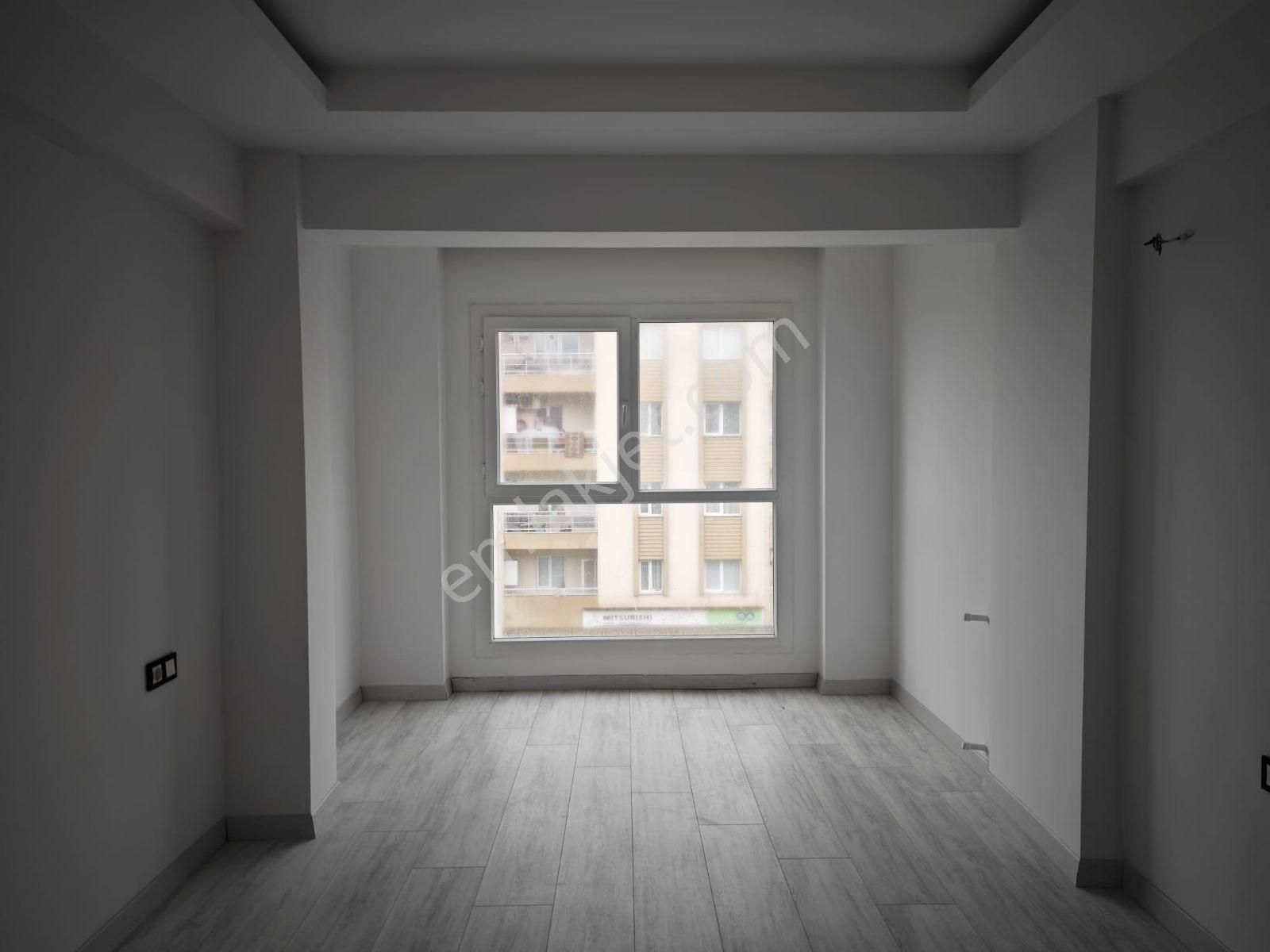 Cumhuriyet Mahallesi'nde Geniş 1+1 Daire Satılıktır - Görsel 12