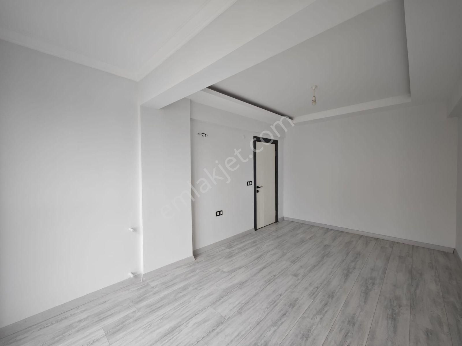 Cumhuriyet Mahallesi'nde Geniş 1+1 Daire Satılıktır - Görsel 16