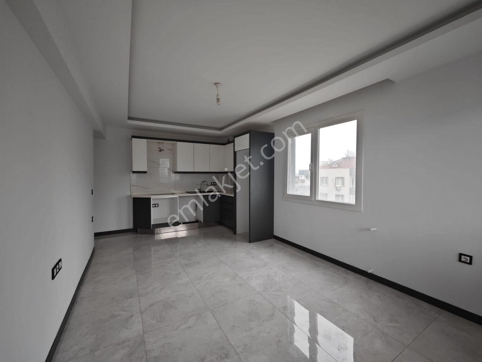 Cumhuriyet Mahallesi'nde Geniş 1+1 Daire Satılıktır - Görsel 11