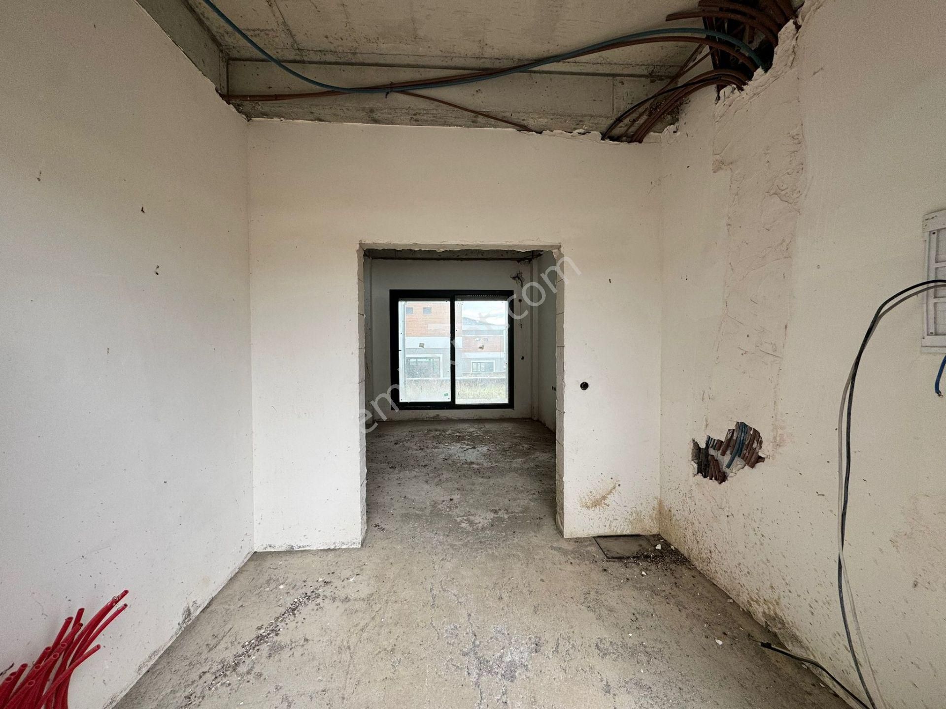 Remax Mid'den Satılık 1280 M2 Arsa Paylı Ve Tek Üç Cepheli Villa - Görsel 18