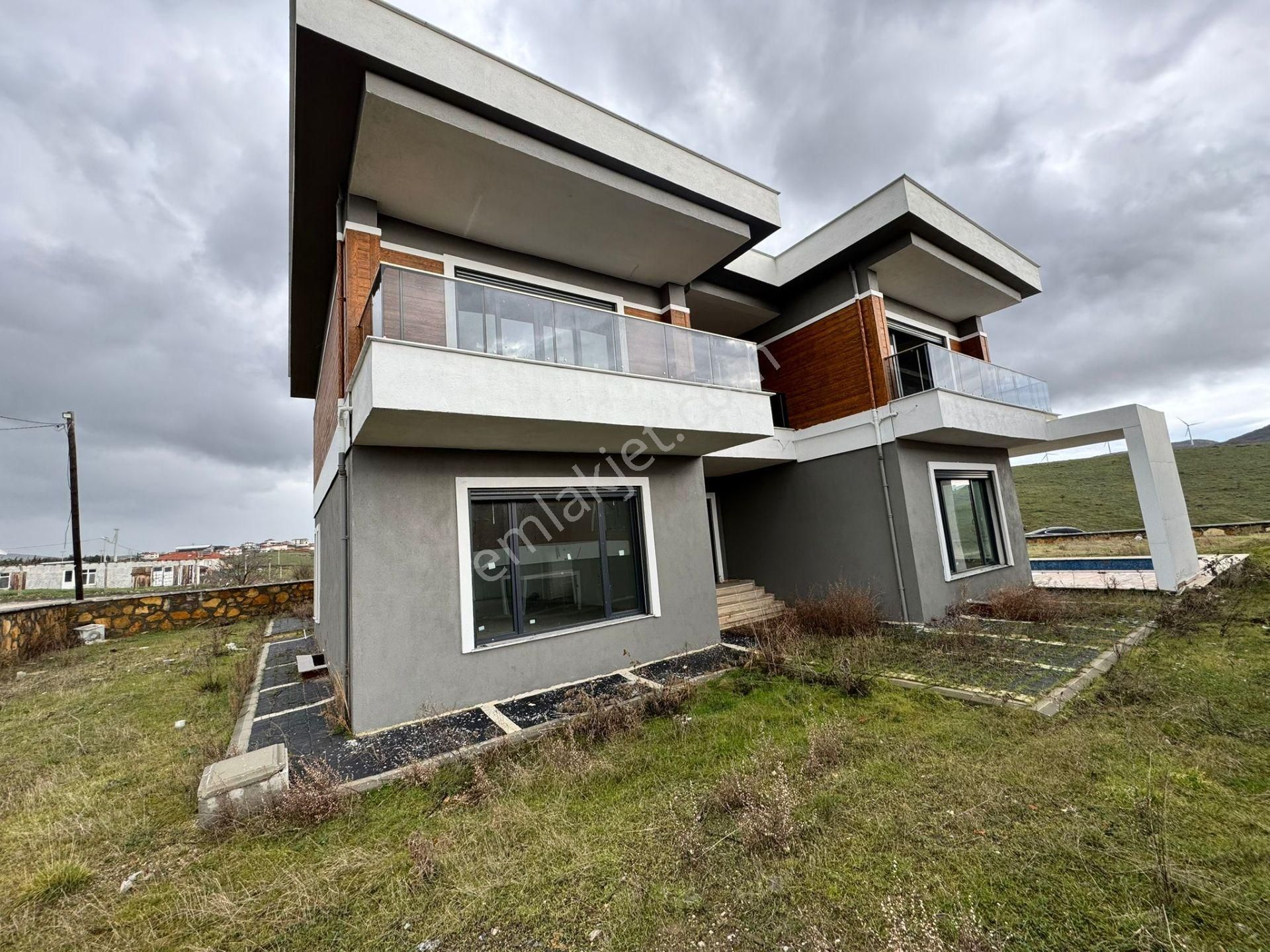 Remax Mid'den Satılık 1280 M2 Arsa Paylı Ve Tek Üç Cepheli Villa - Görsel 5