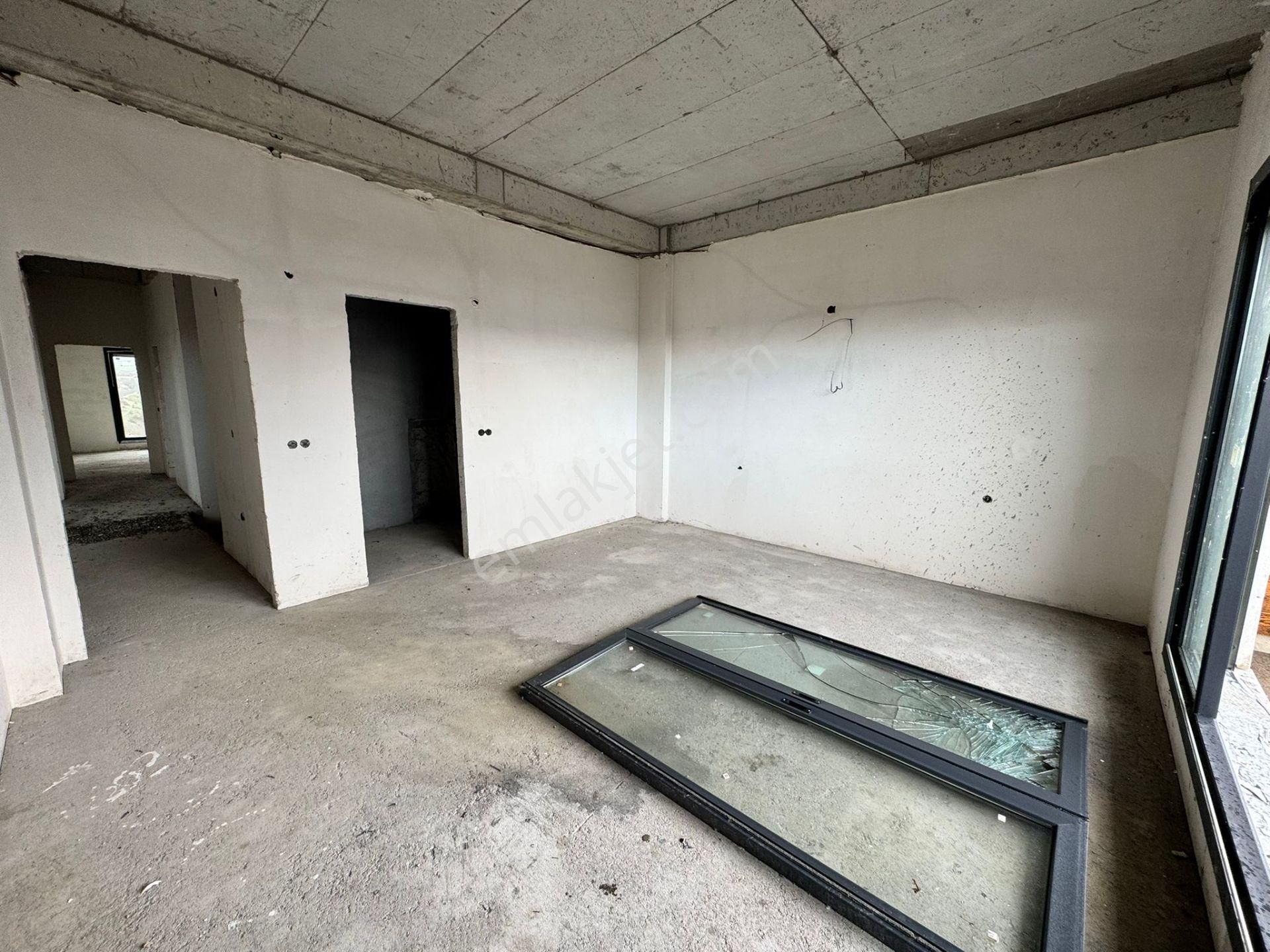 Remax Mid'den Satılık 1280 M2 Arsa Paylı Ve Tek Üç Cepheli Villa - Görsel 15